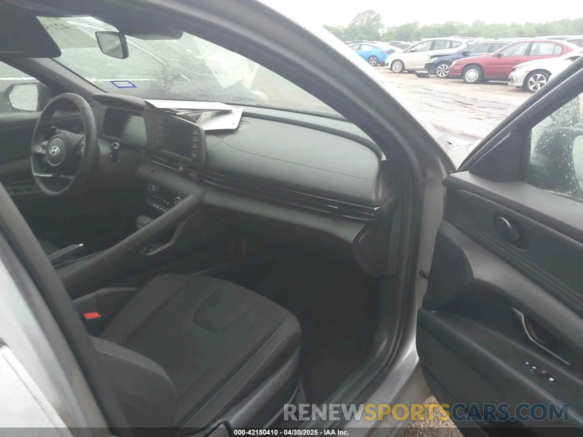5 Photograph of a damaged car KMHLM4DG2SU887236 HYUNDAI ELANTRA 2025
