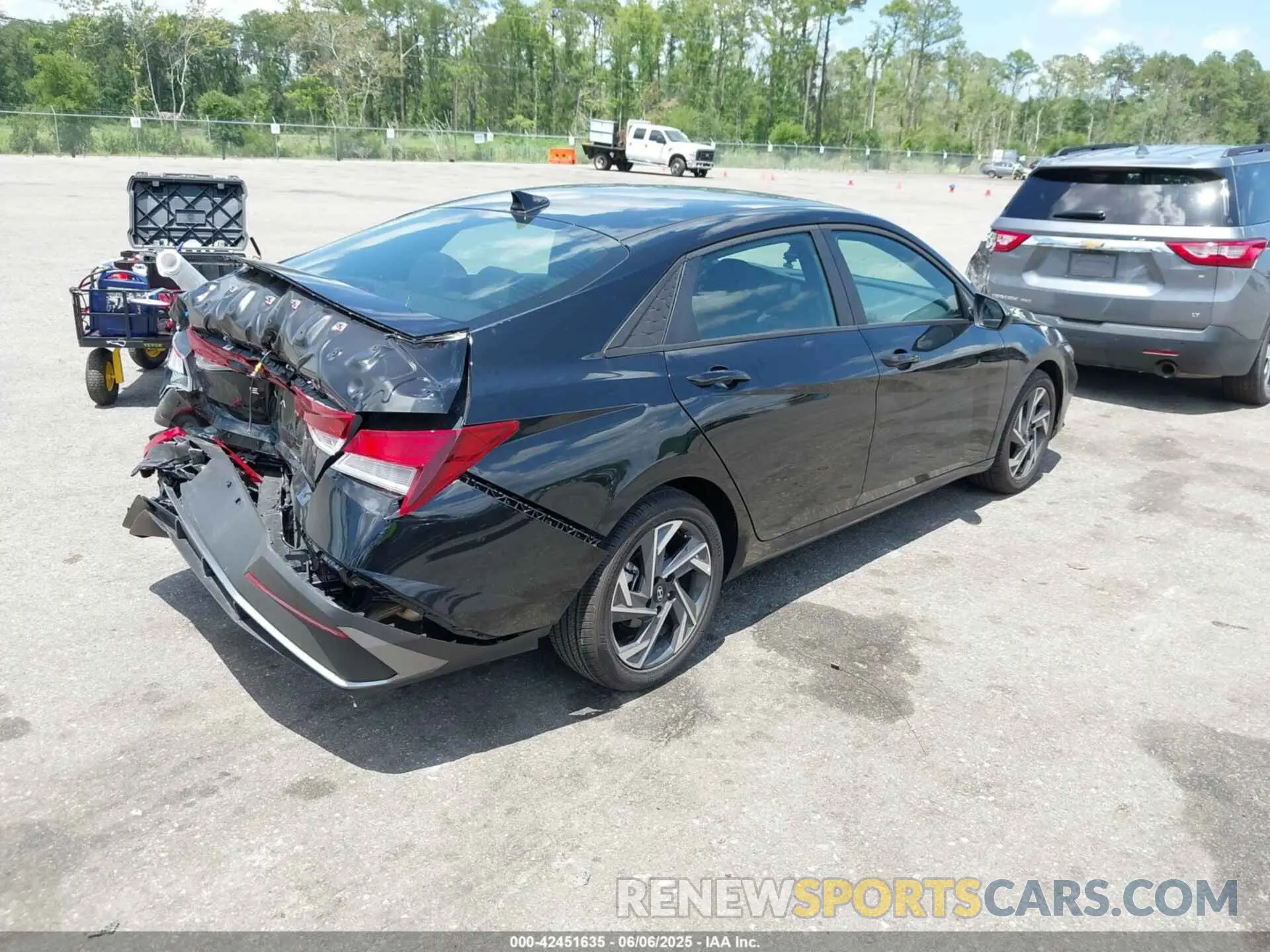 4 Photograph of a damaged car KMHLM4DG2SU888645 HYUNDAI ELANTRA 2025