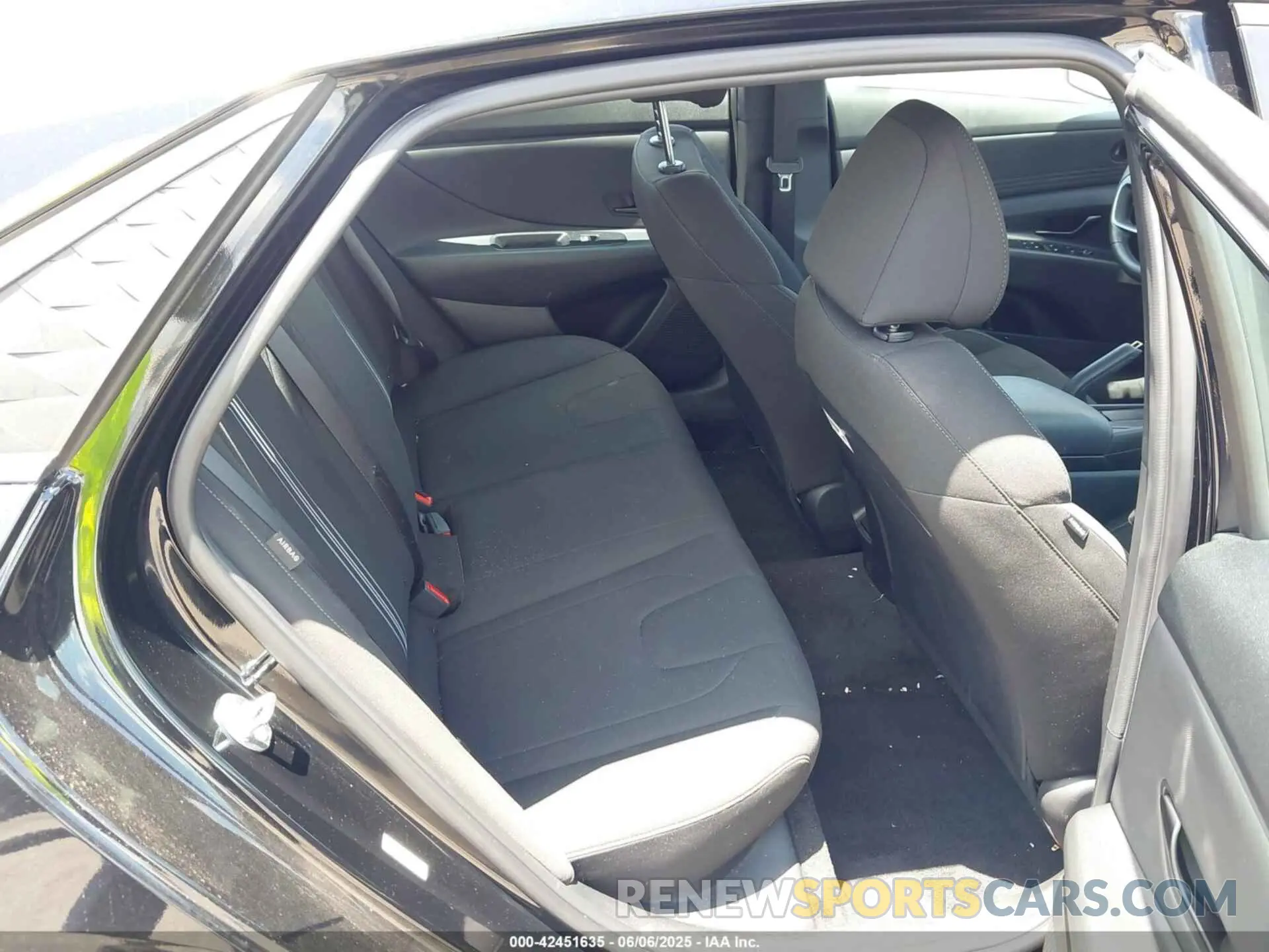 8 Photograph of a damaged car KMHLM4DG2SU888645 HYUNDAI ELANTRA 2025