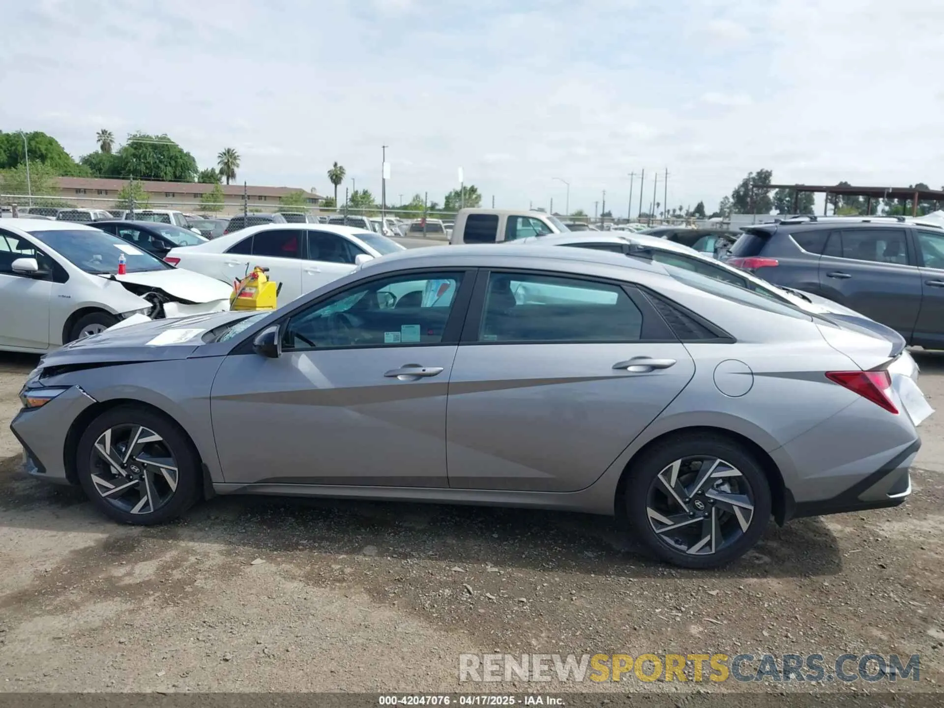 14 Photograph of a damaged car KMHLM4DG2SU954983 HYUNDAI ELANTRA 2025