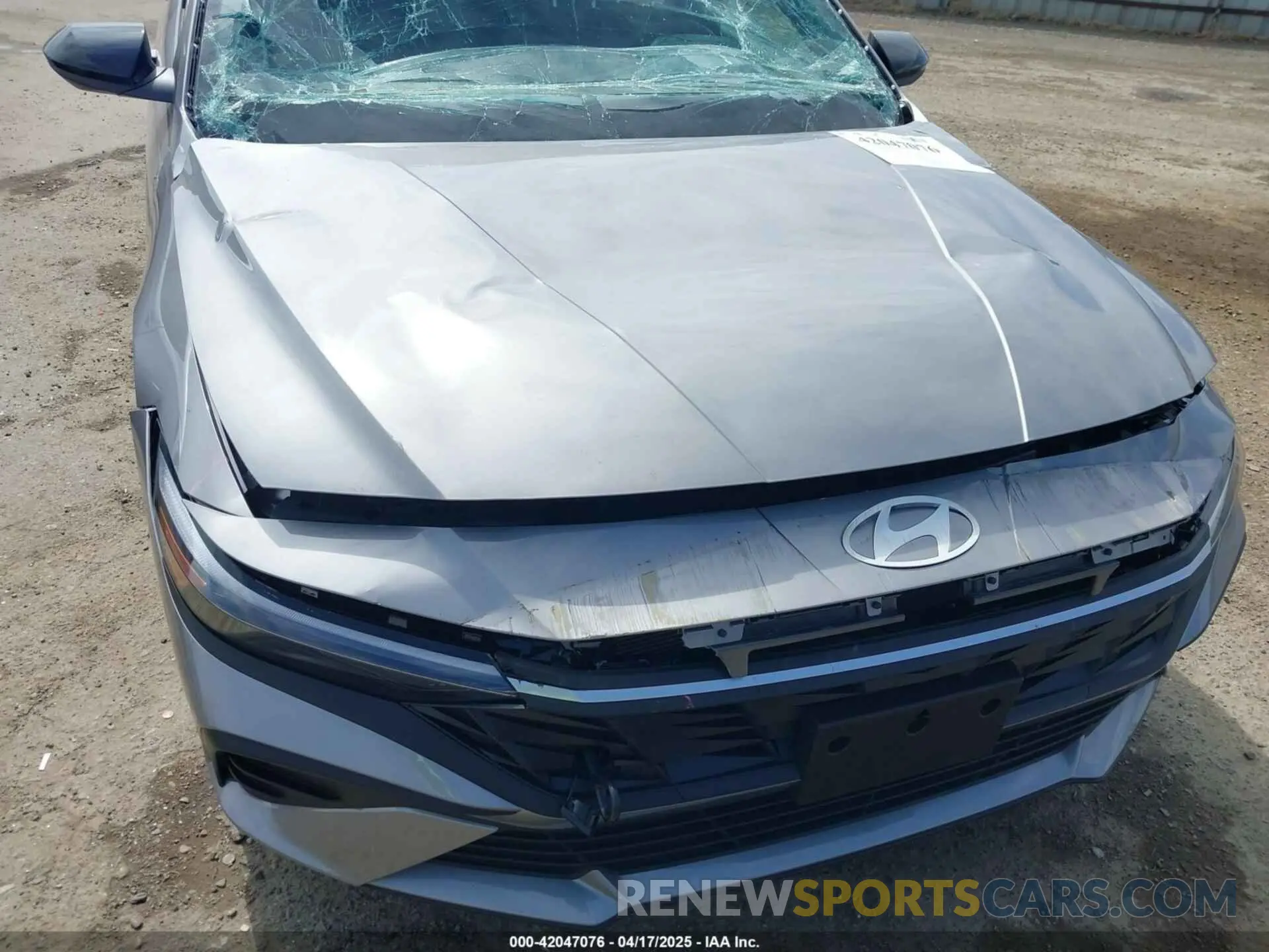 17 Photograph of a damaged car KMHLM4DG2SU954983 HYUNDAI ELANTRA 2025
