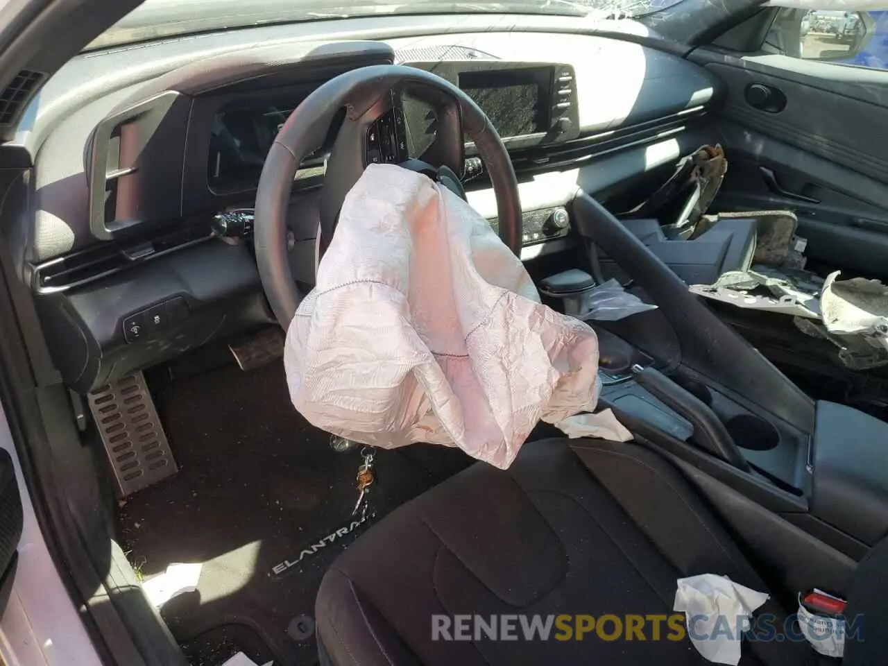 8 Photograph of a damaged car KMHLM4DG3SU864418 HYUNDAI ELANTRA 2025