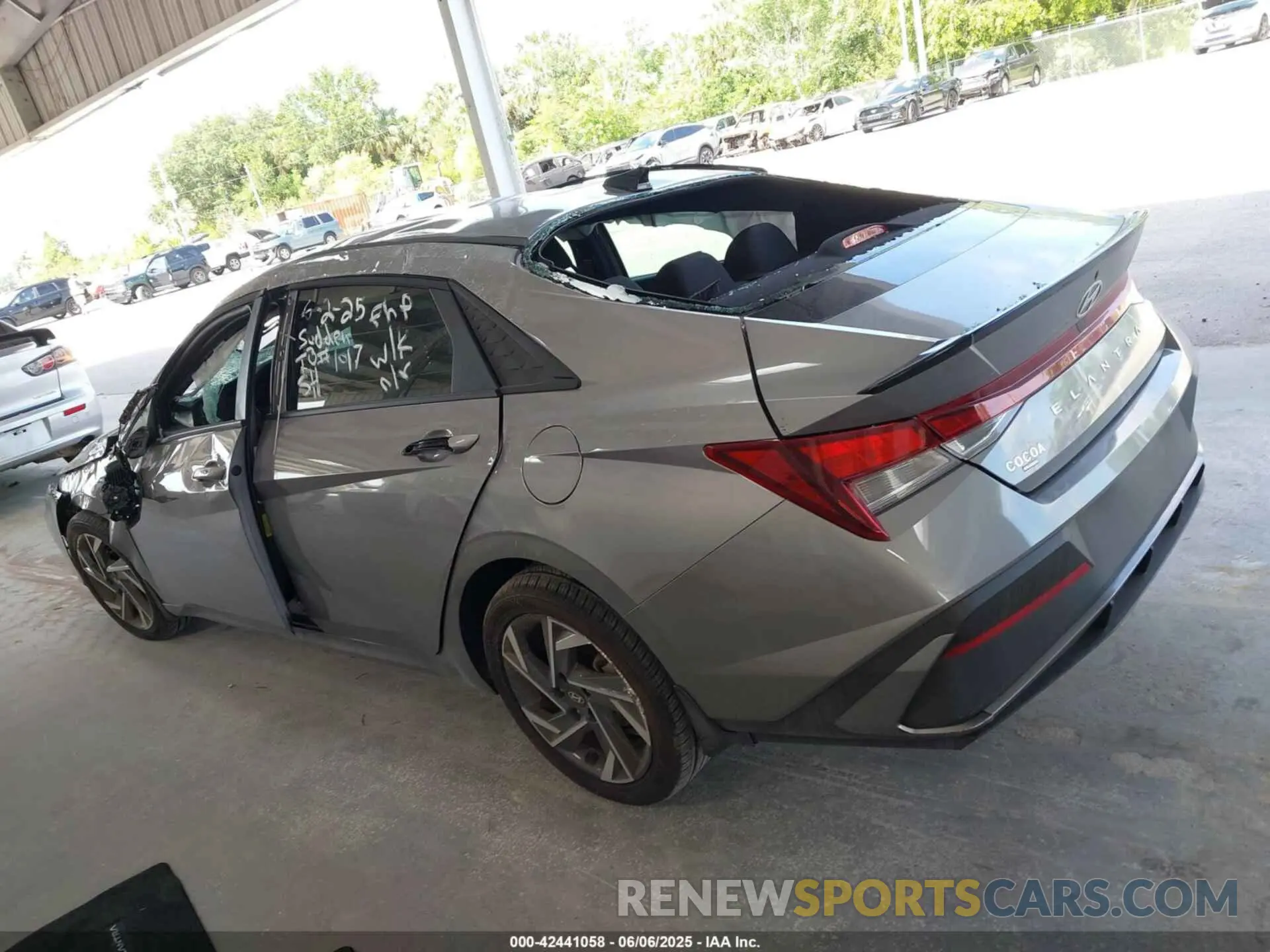 14 Photograph of a damaged car KMHLM4DG3SU866654 HYUNDAI ELANTRA 2025
