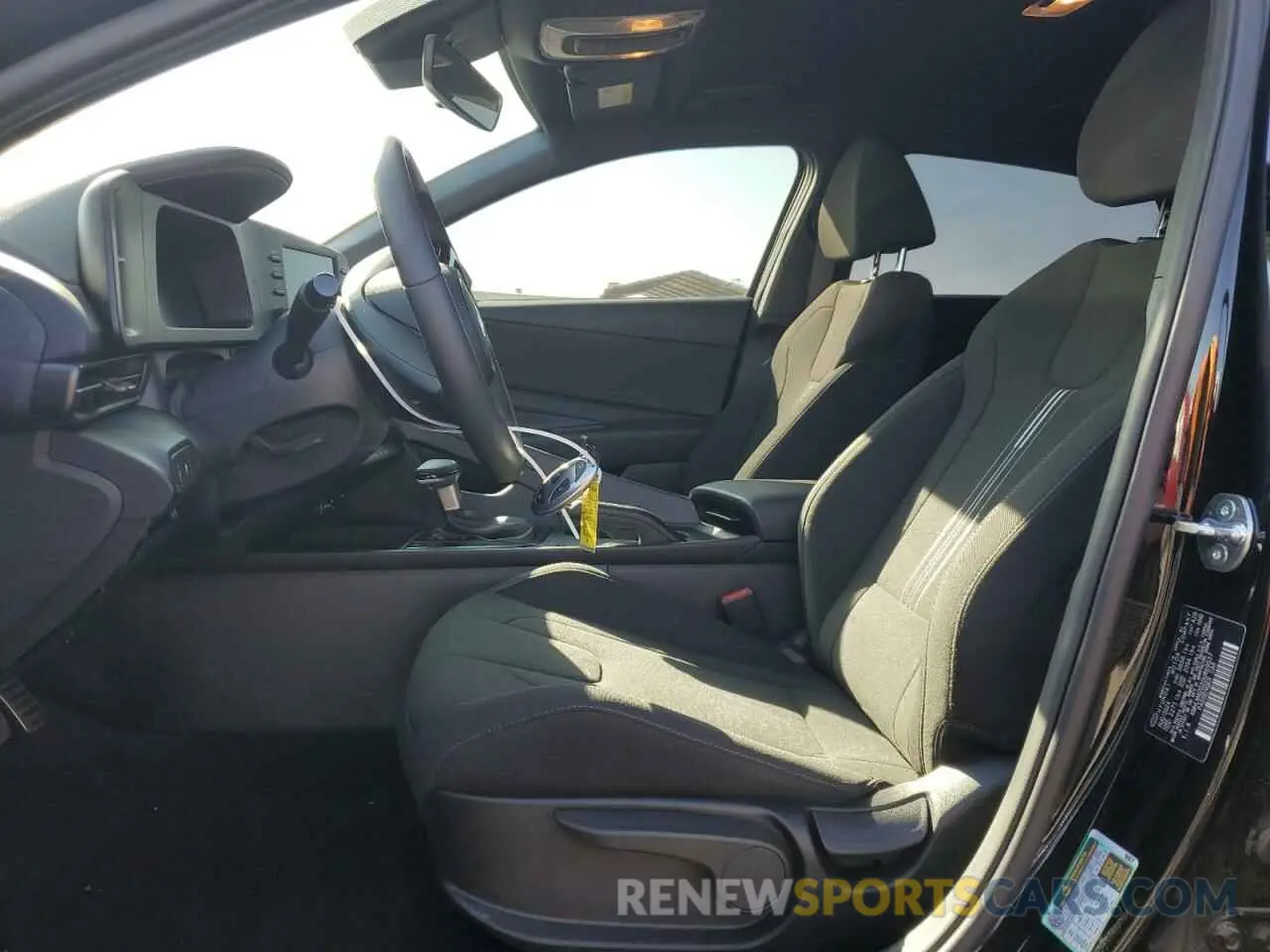 7 Photograph of a damaged car KMHLM4DG3SU869537 HYUNDAI ELANTRA 2025
