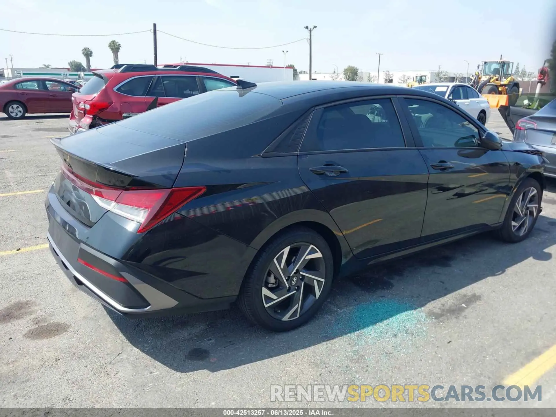 4 Photograph of a damaged car KMHLM4DG3SU871157 HYUNDAI ELANTRA 2025