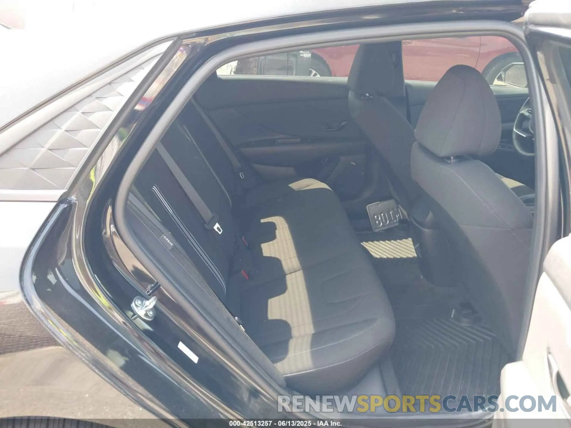 8 Photograph of a damaged car KMHLM4DG3SU871157 HYUNDAI ELANTRA 2025