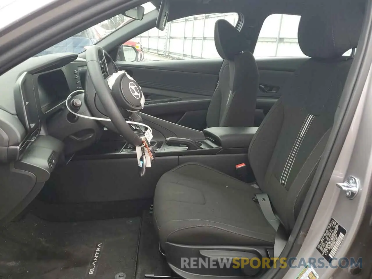 7 Photograph of a damaged car KMHLM4DG3SU881350 HYUNDAI ELANTRA 2025
