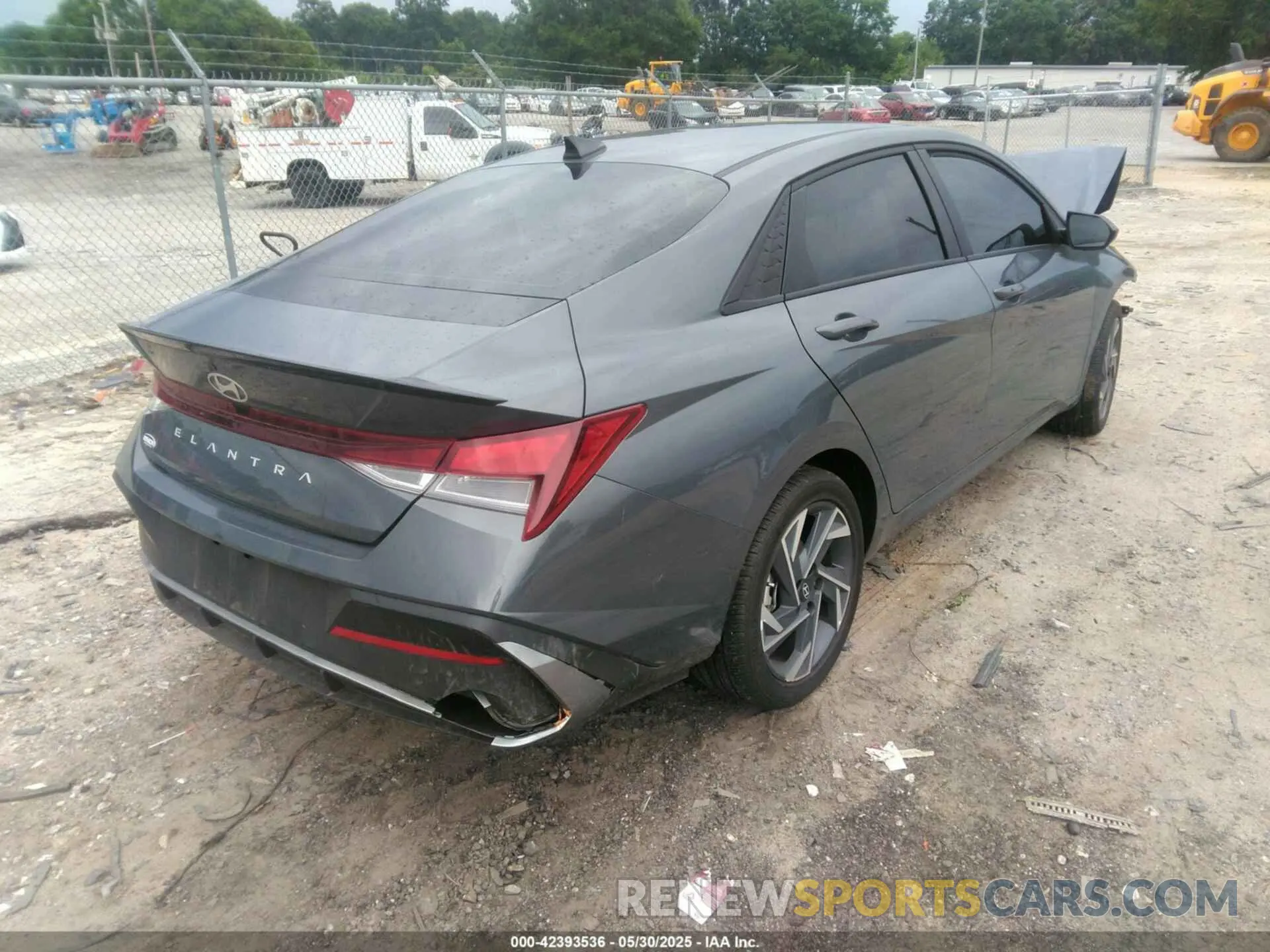 4 Photograph of a damaged car KMHLM4DG3SU895409 HYUNDAI ELANTRA 2025
