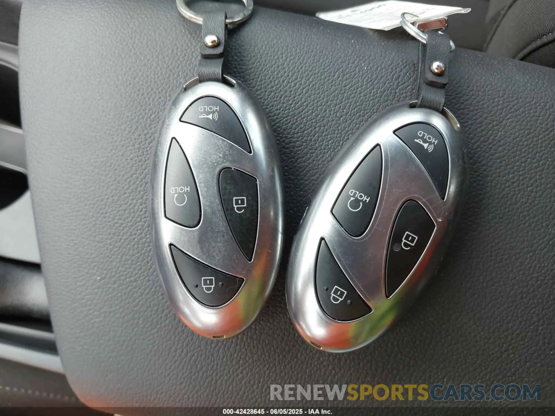 11 Photograph of a damaged car KMHLM4DG3SU909728 HYUNDAI ELANTRA 2025