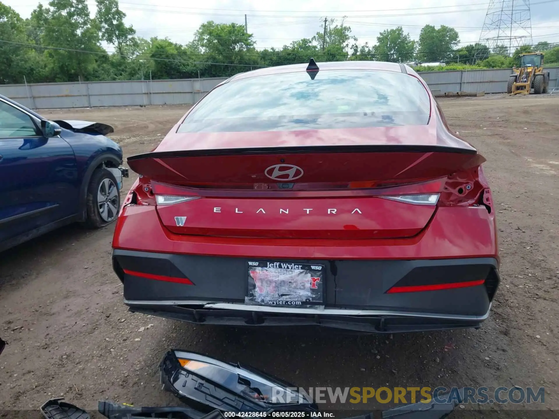 17 Photograph of a damaged car KMHLM4DG3SU909728 HYUNDAI ELANTRA 2025