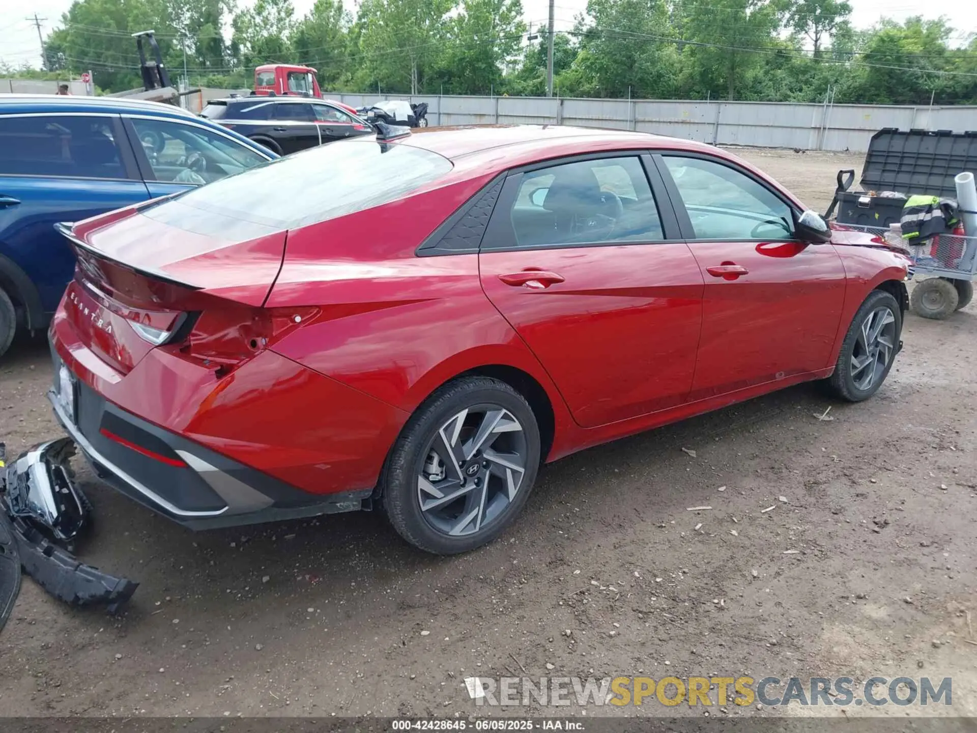 4 Photograph of a damaged car KMHLM4DG3SU909728 HYUNDAI ELANTRA 2025