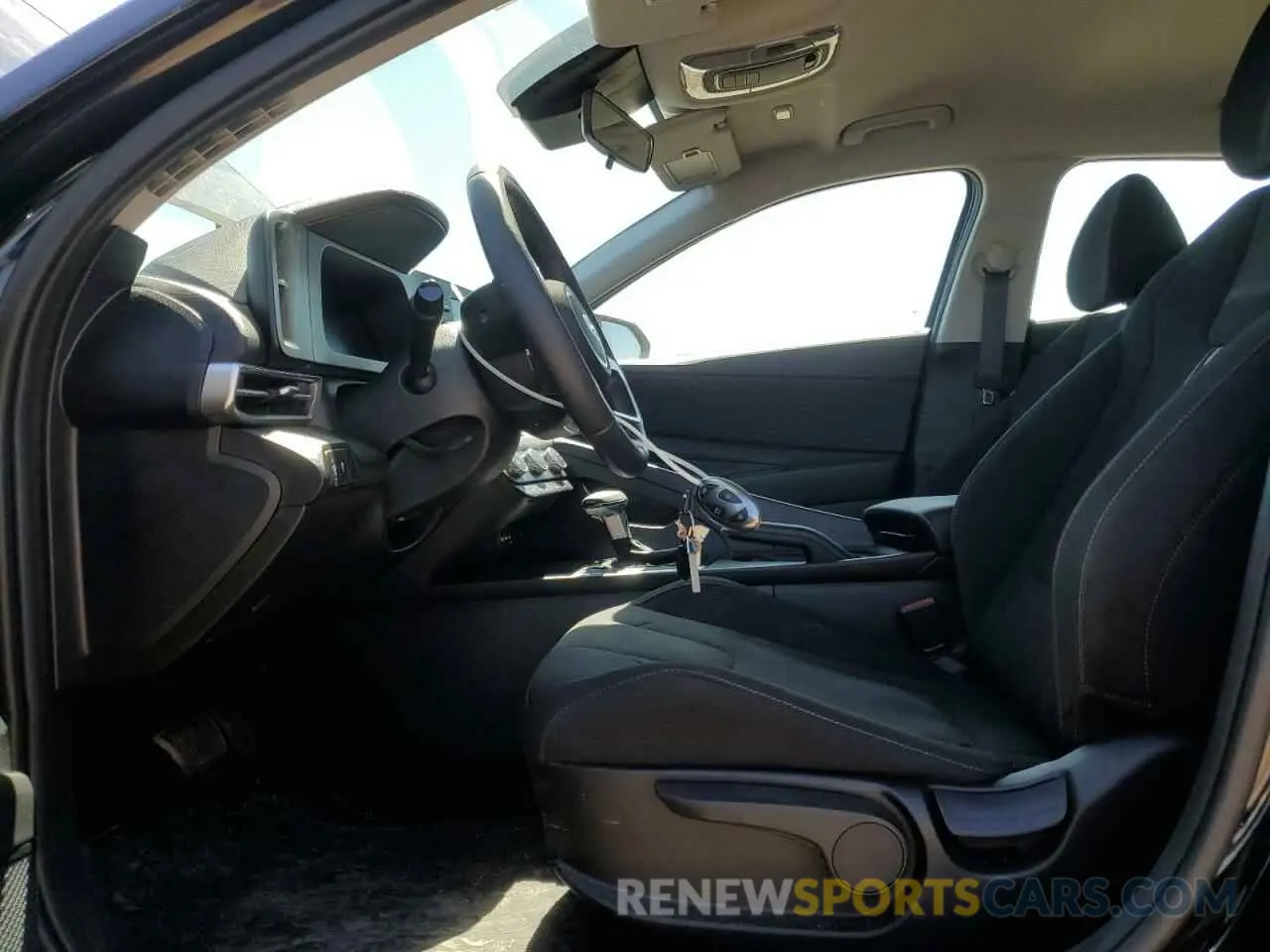 7 Photograph of a damaged car KMHLM4DG3SU922060 HYUNDAI ELANTRA 2025