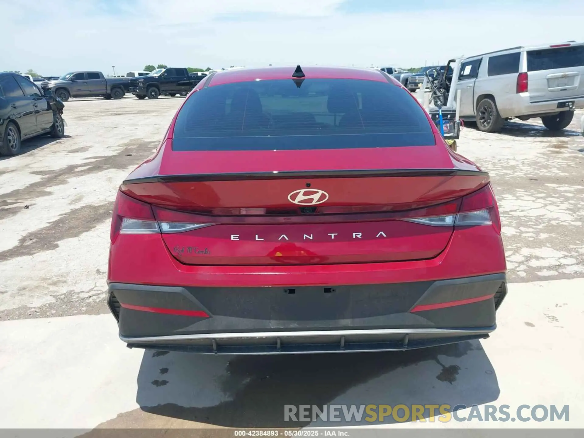 16 Photograph of a damaged car KMHLM4DG3SU961442 HYUNDAI ELANTRA 2025