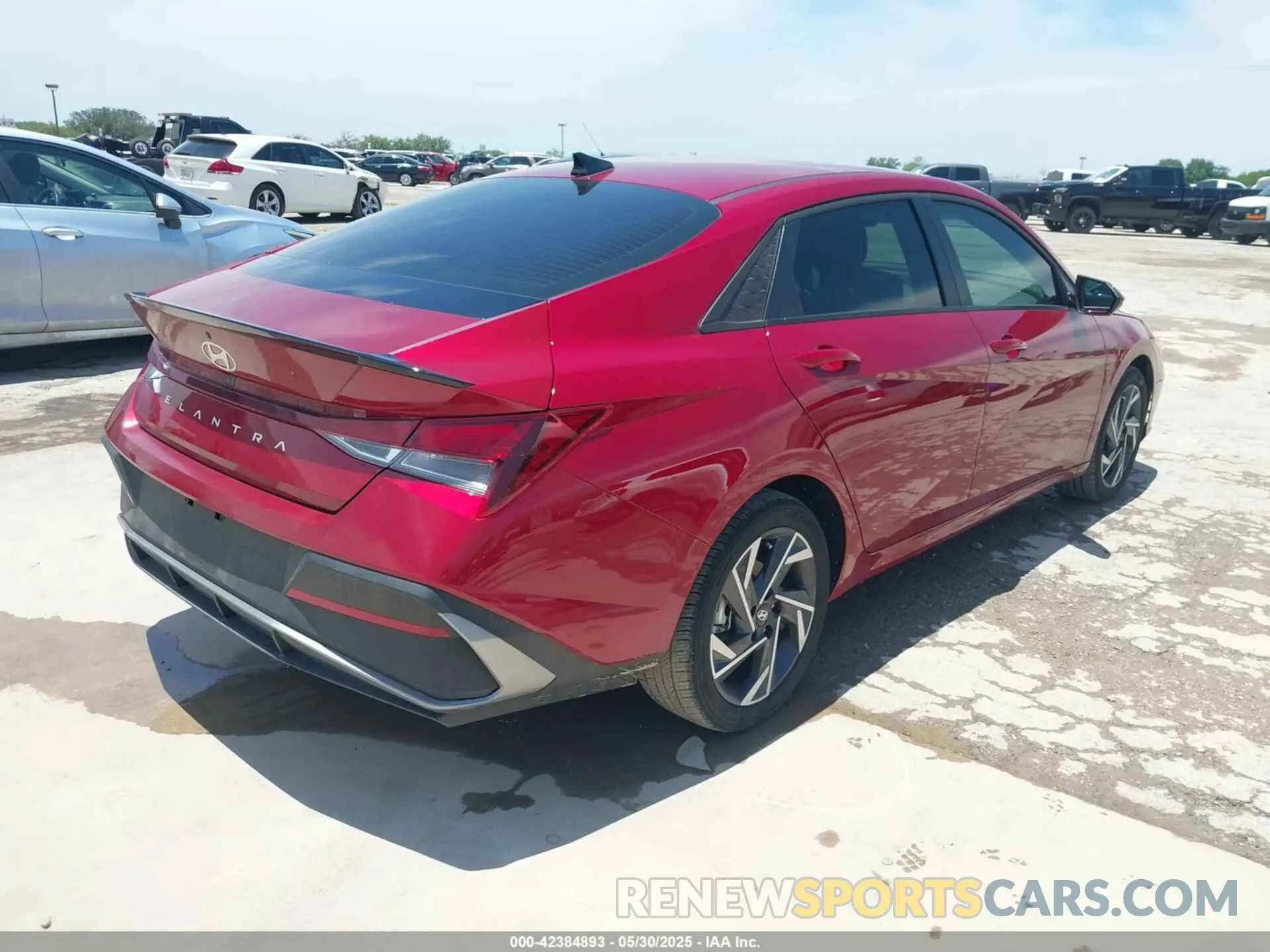 4 Photograph of a damaged car KMHLM4DG3SU961442 HYUNDAI ELANTRA 2025