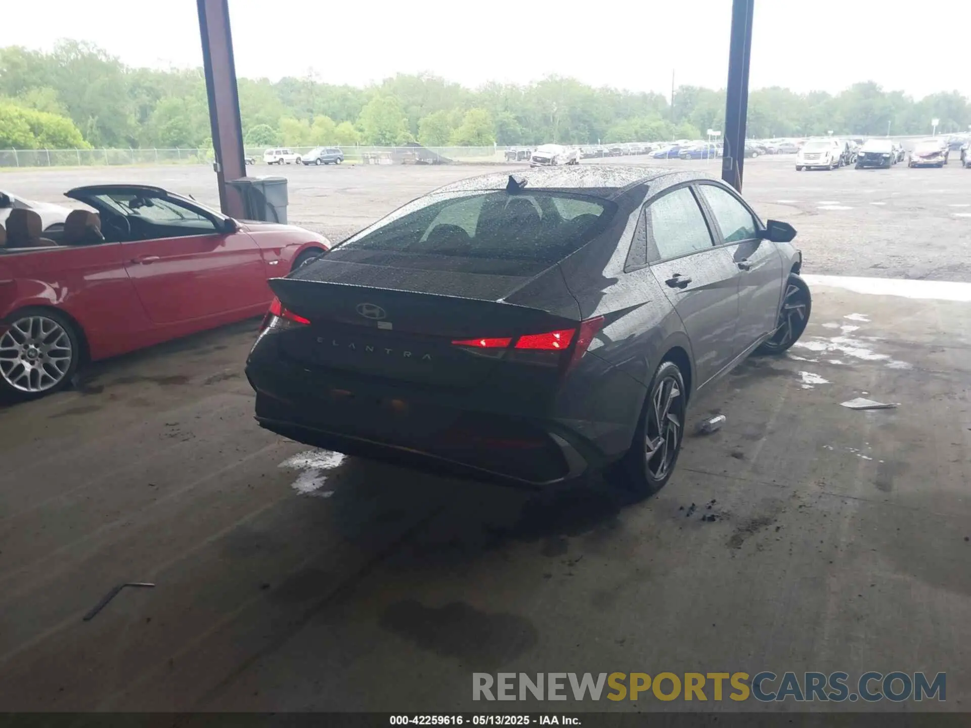 4 Photograph of a damaged car KMHLM4DG4SU914825 HYUNDAI ELANTRA 2025