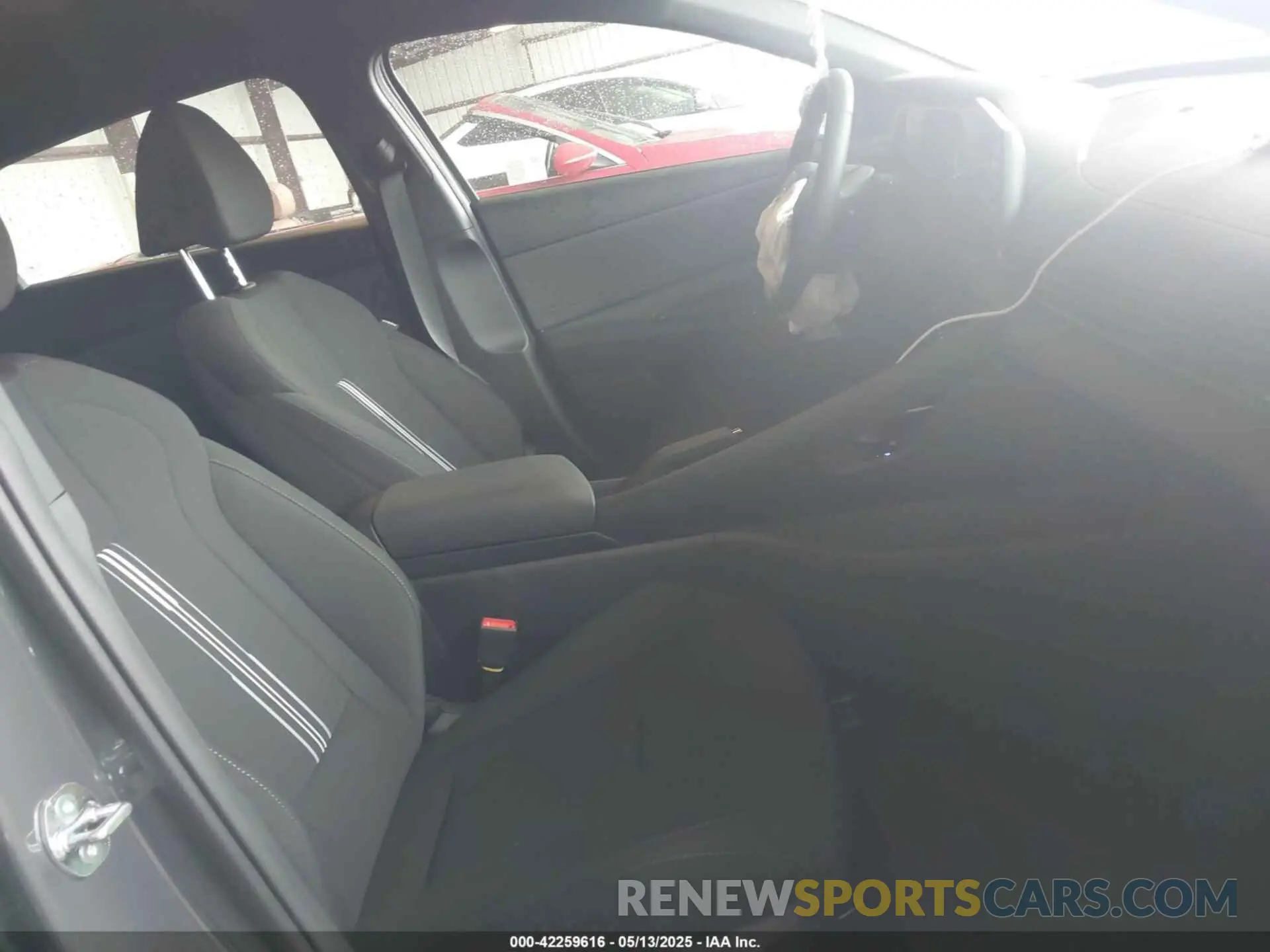 5 Photograph of a damaged car KMHLM4DG4SU914825 HYUNDAI ELANTRA 2025