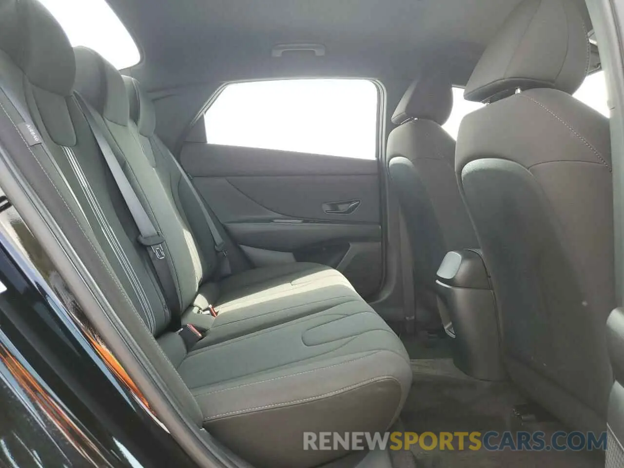 10 Photograph of a damaged car KMHLM4DG4SU917840 HYUNDAI ELANTRA 2025