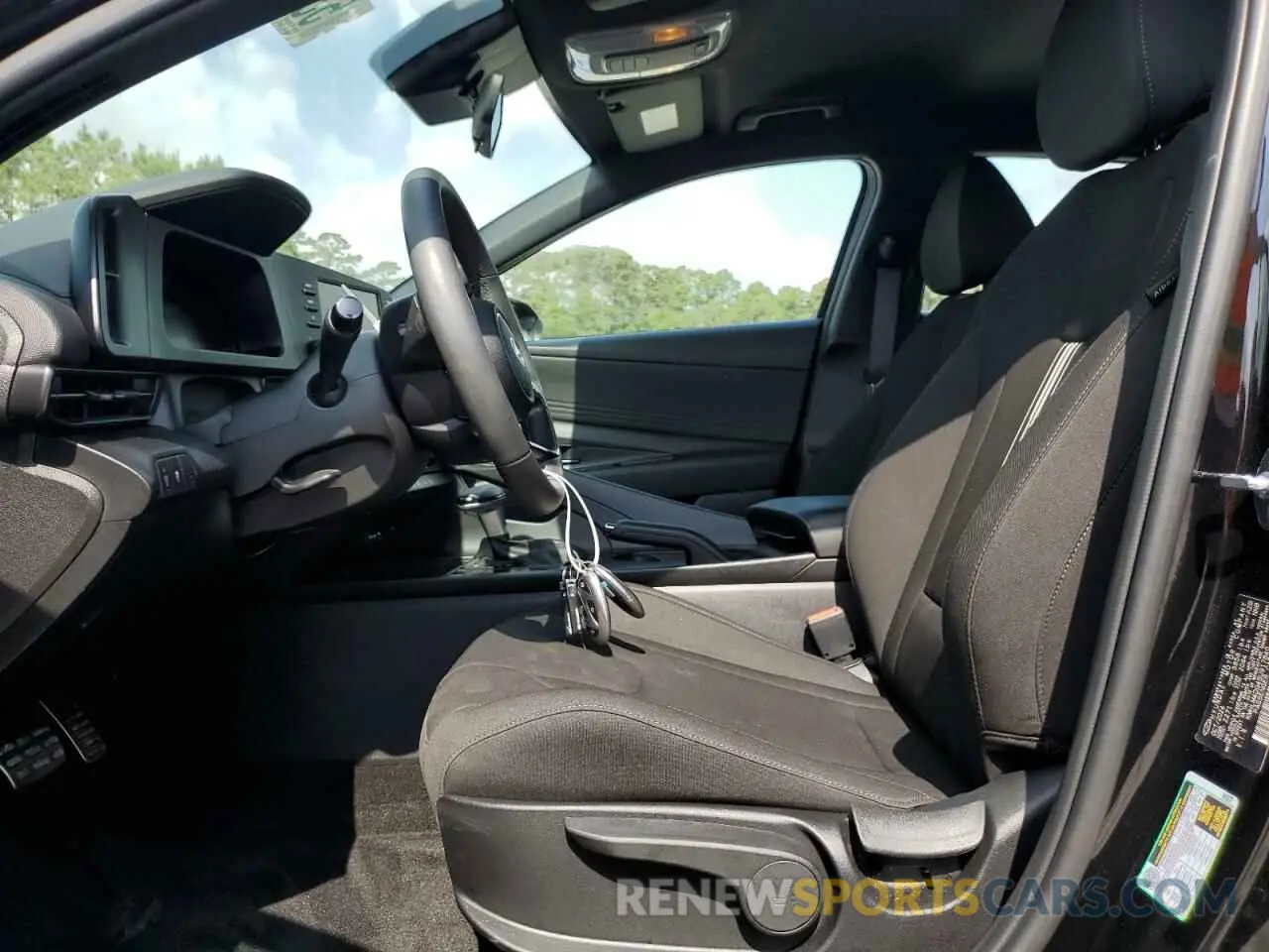 7 Photograph of a damaged car KMHLM4DG4SU917840 HYUNDAI ELANTRA 2025