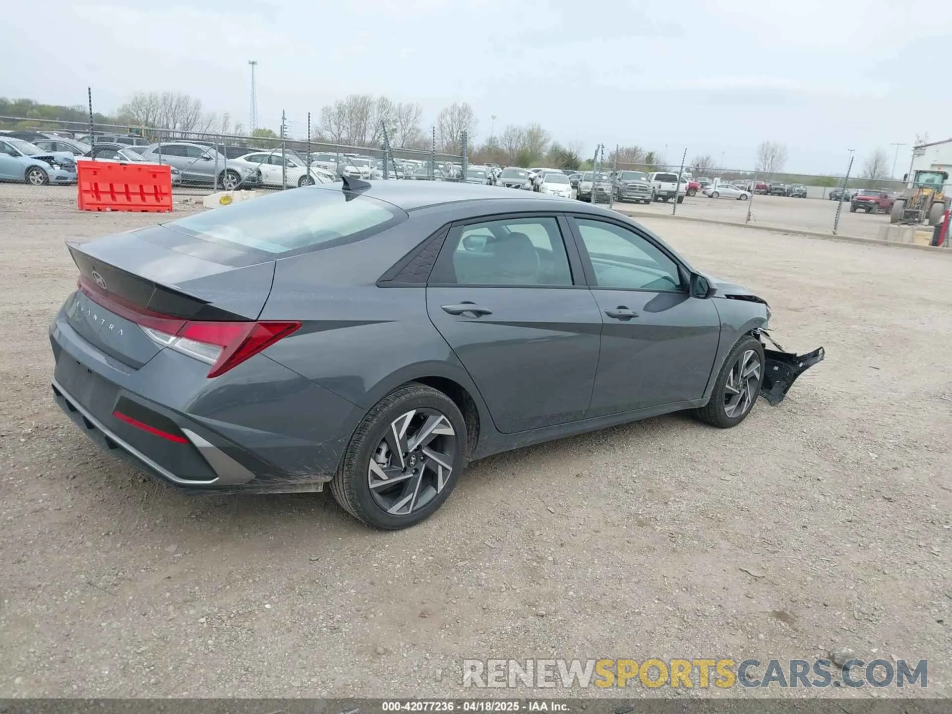 4 Photograph of a damaged car KMHLM4DG4SU956654 HYUNDAI ELANTRA 2025