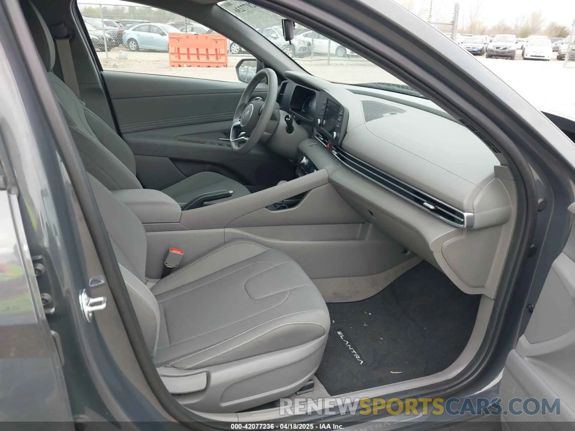 5 Photograph of a damaged car KMHLM4DG4SU956654 HYUNDAI ELANTRA 2025