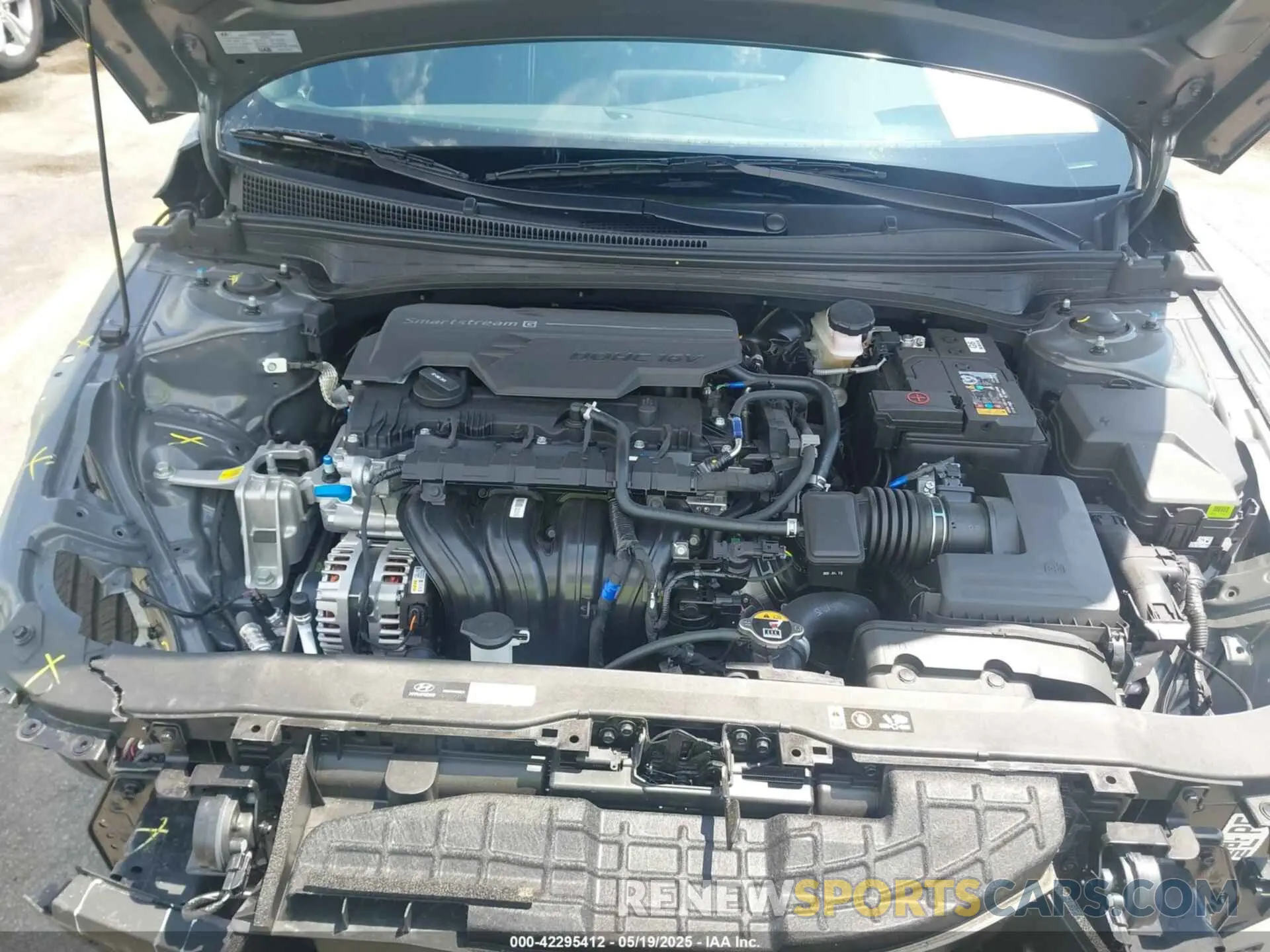 10 Photograph of a damaged car KMHLM4DG4SU980596 HYUNDAI ELANTRA 2025