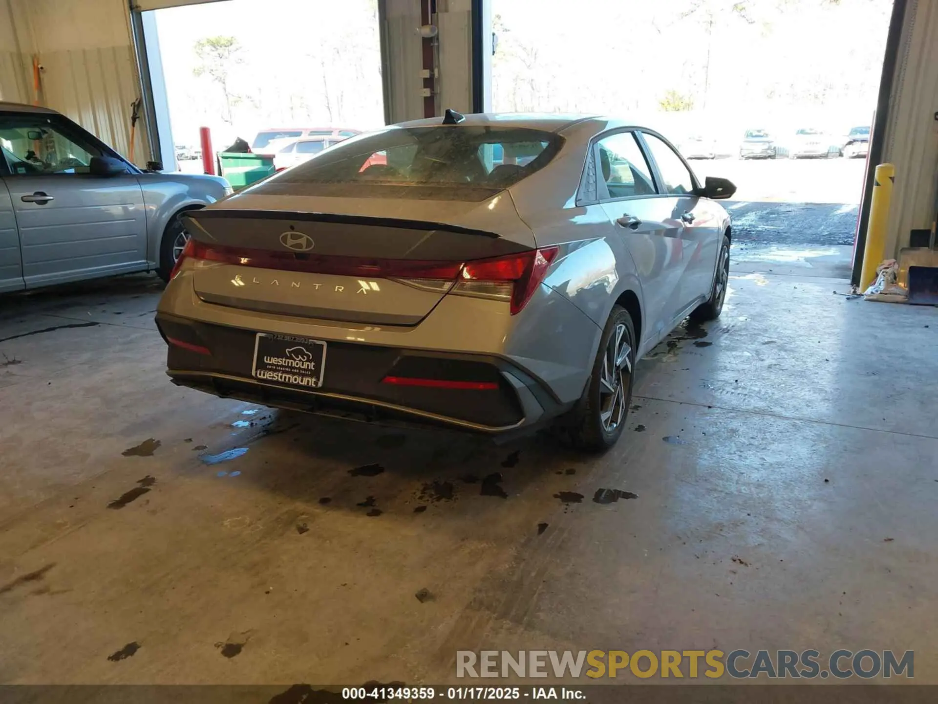 4 Photograph of a damaged car KMHLM4DG5SU872696 HYUNDAI ELANTRA 2025