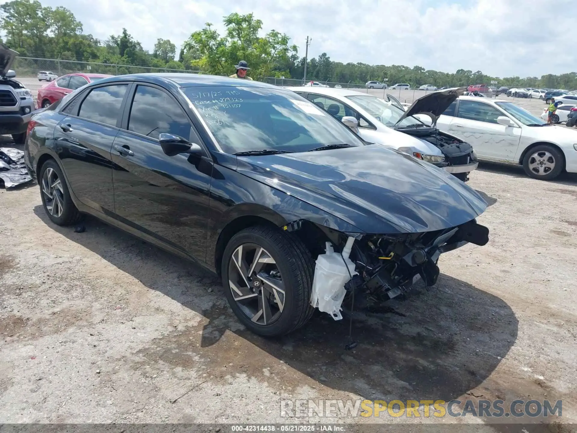 1 Photograph of a damaged car KMHLM4DG5SU951107 HYUNDAI ELANTRA 2025
