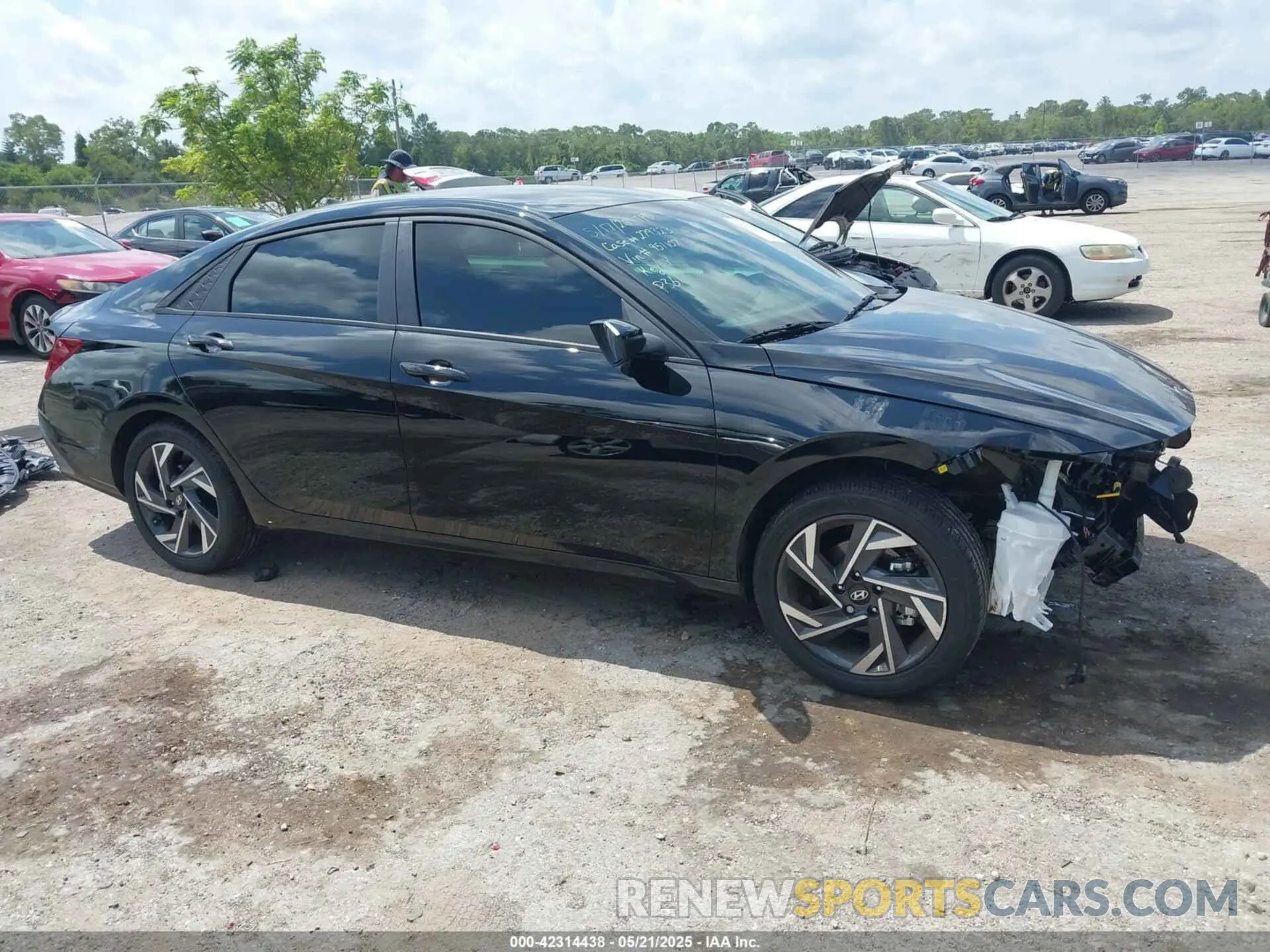 14 Photograph of a damaged car KMHLM4DG5SU951107 HYUNDAI ELANTRA 2025