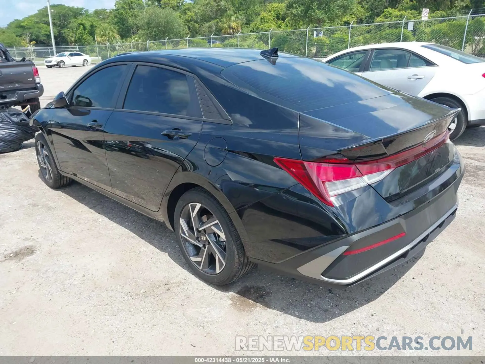 3 Photograph of a damaged car KMHLM4DG5SU951107 HYUNDAI ELANTRA 2025