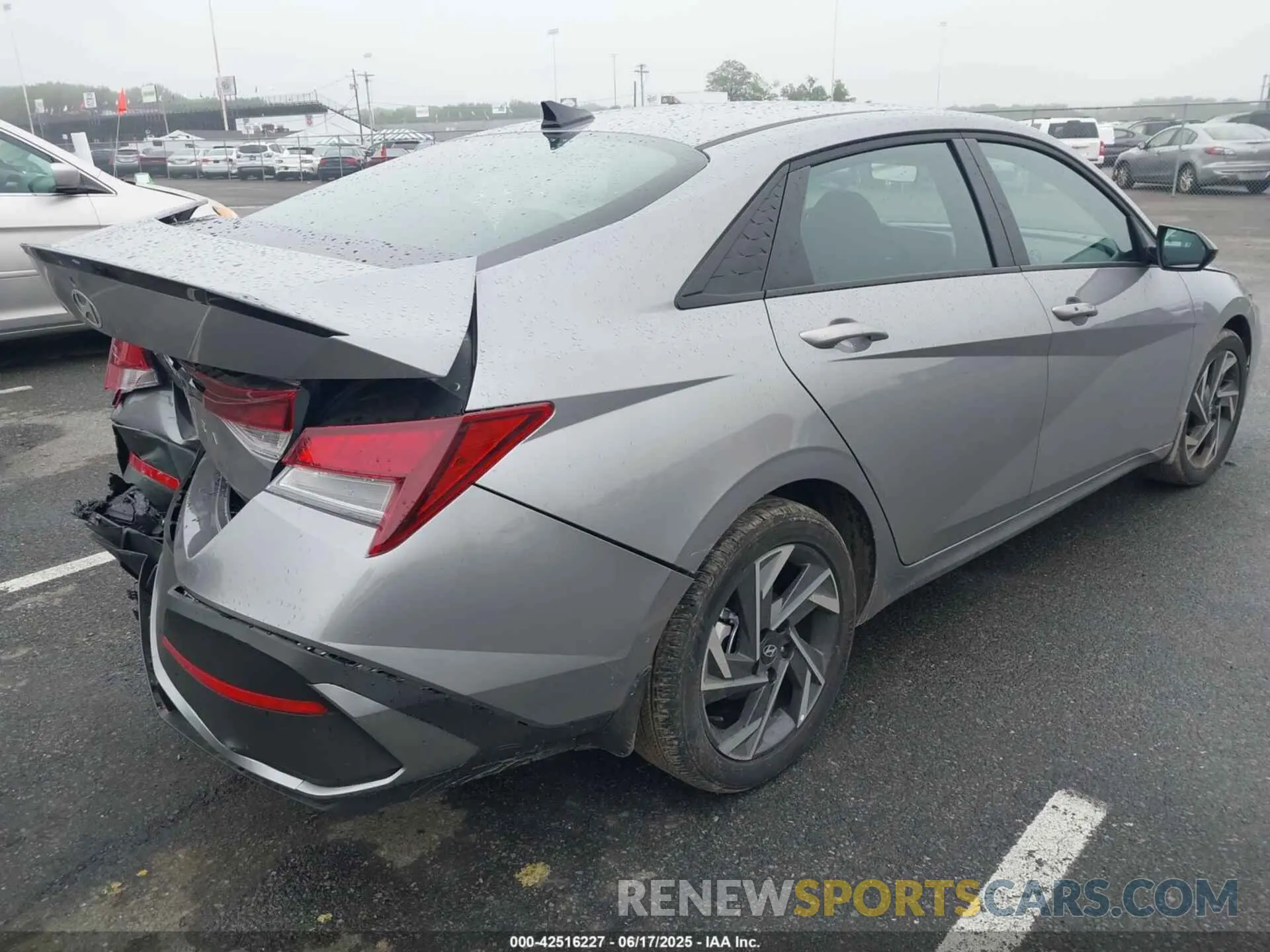 4 Photograph of a damaged car KMHLM4DG5SU987475 HYUNDAI ELANTRA 2025