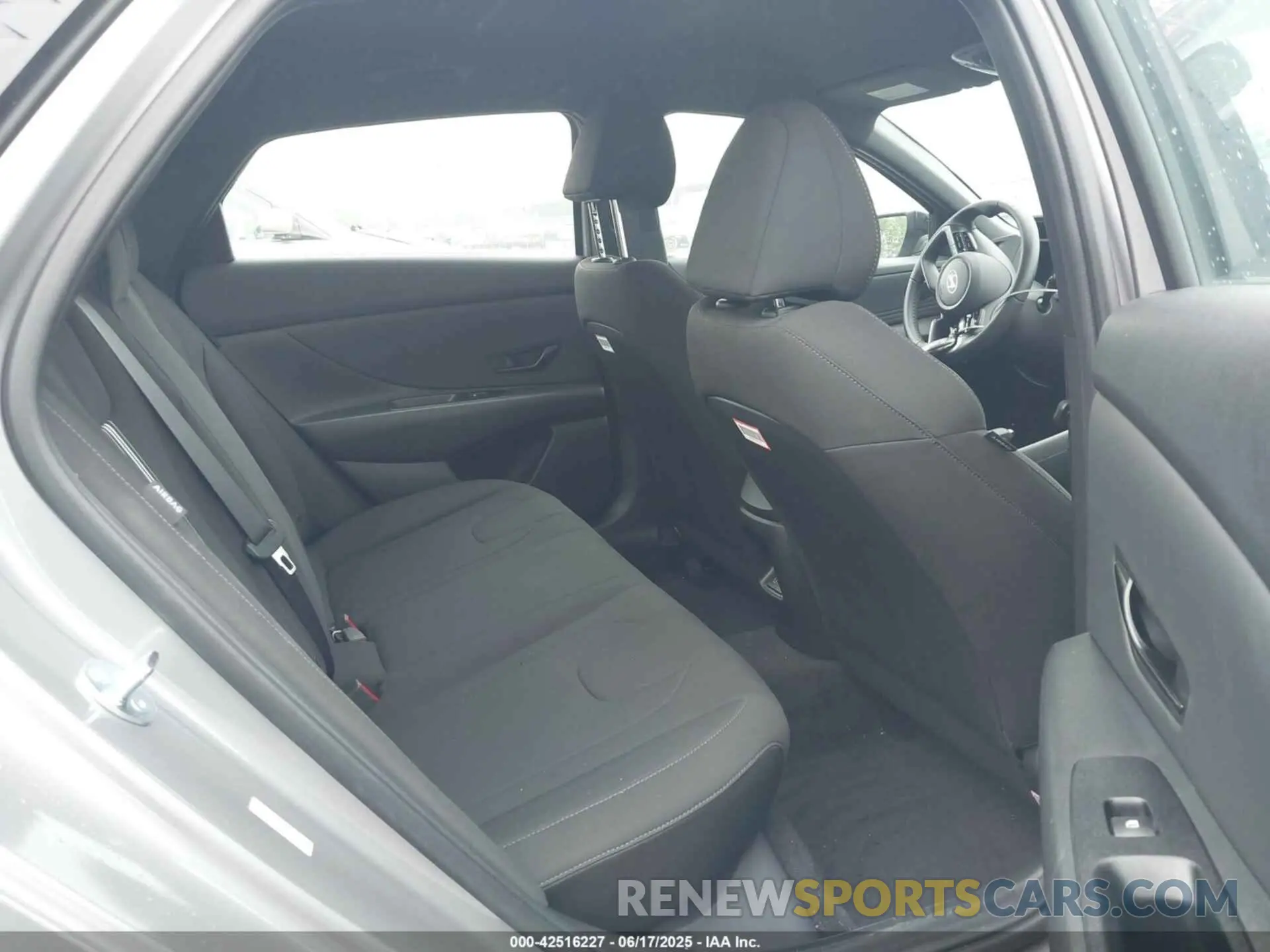 8 Photograph of a damaged car KMHLM4DG5SU987475 HYUNDAI ELANTRA 2025