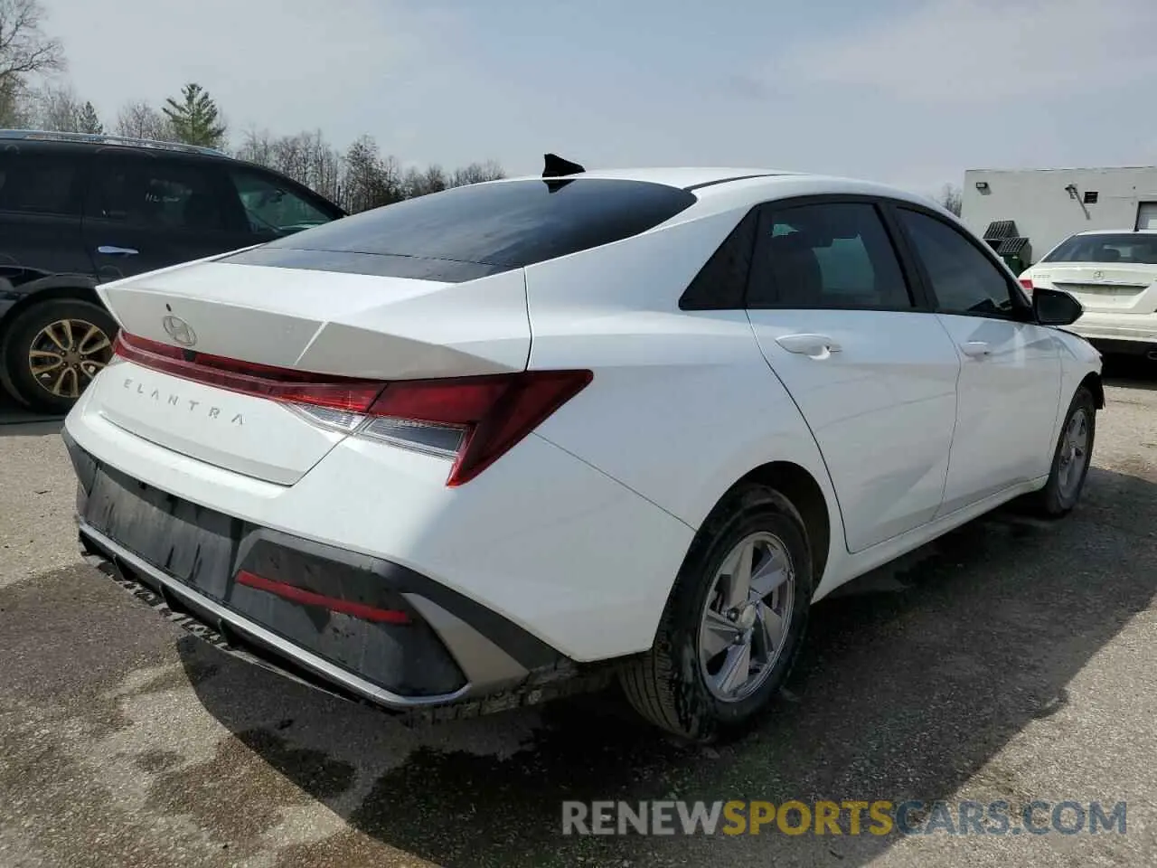 3 Photograph of a damaged car KMHLM4DG6SU861108 HYUNDAI ELANTRA 2025