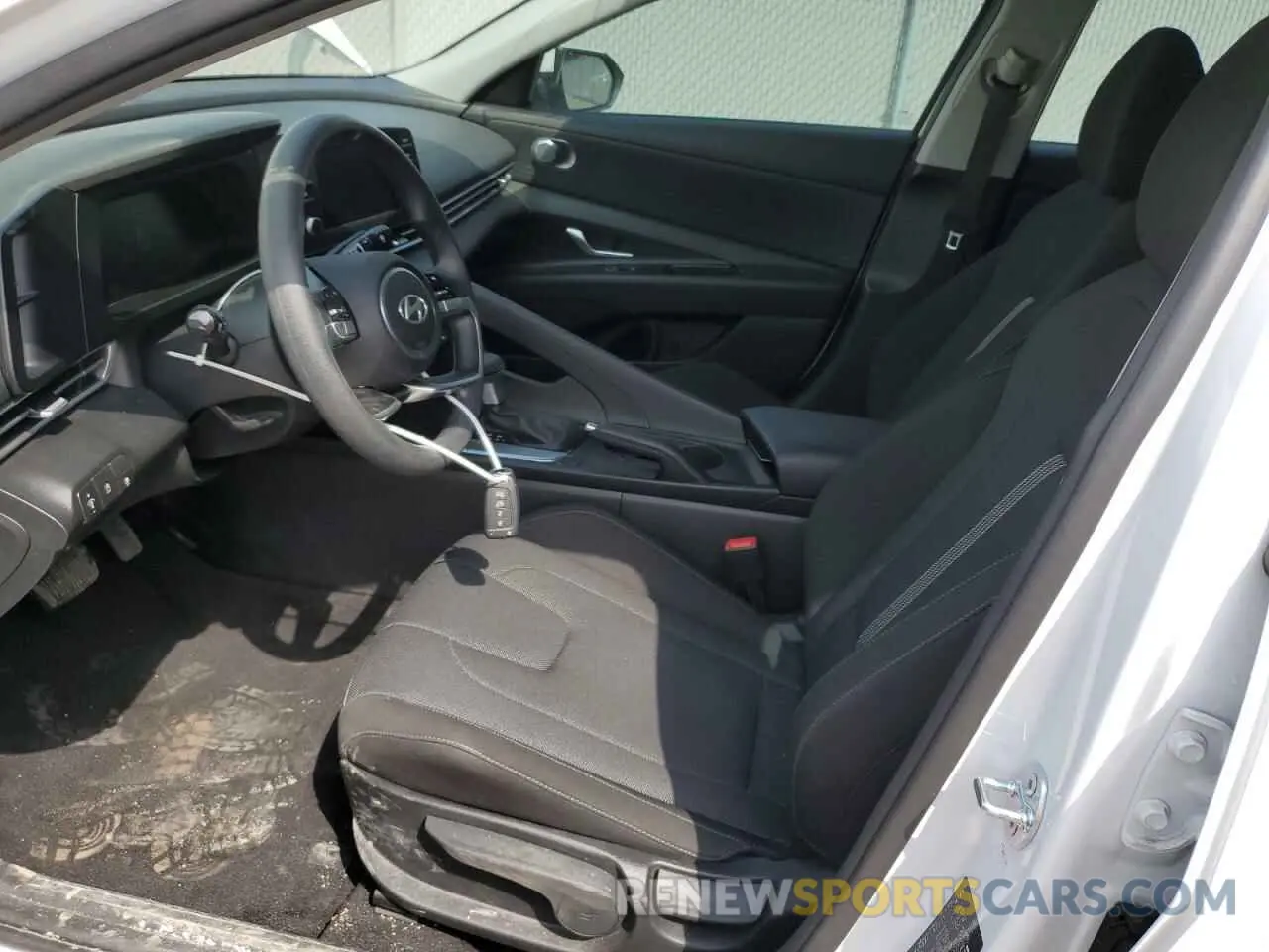 7 Photograph of a damaged car KMHLM4DG6SU861108 HYUNDAI ELANTRA 2025
