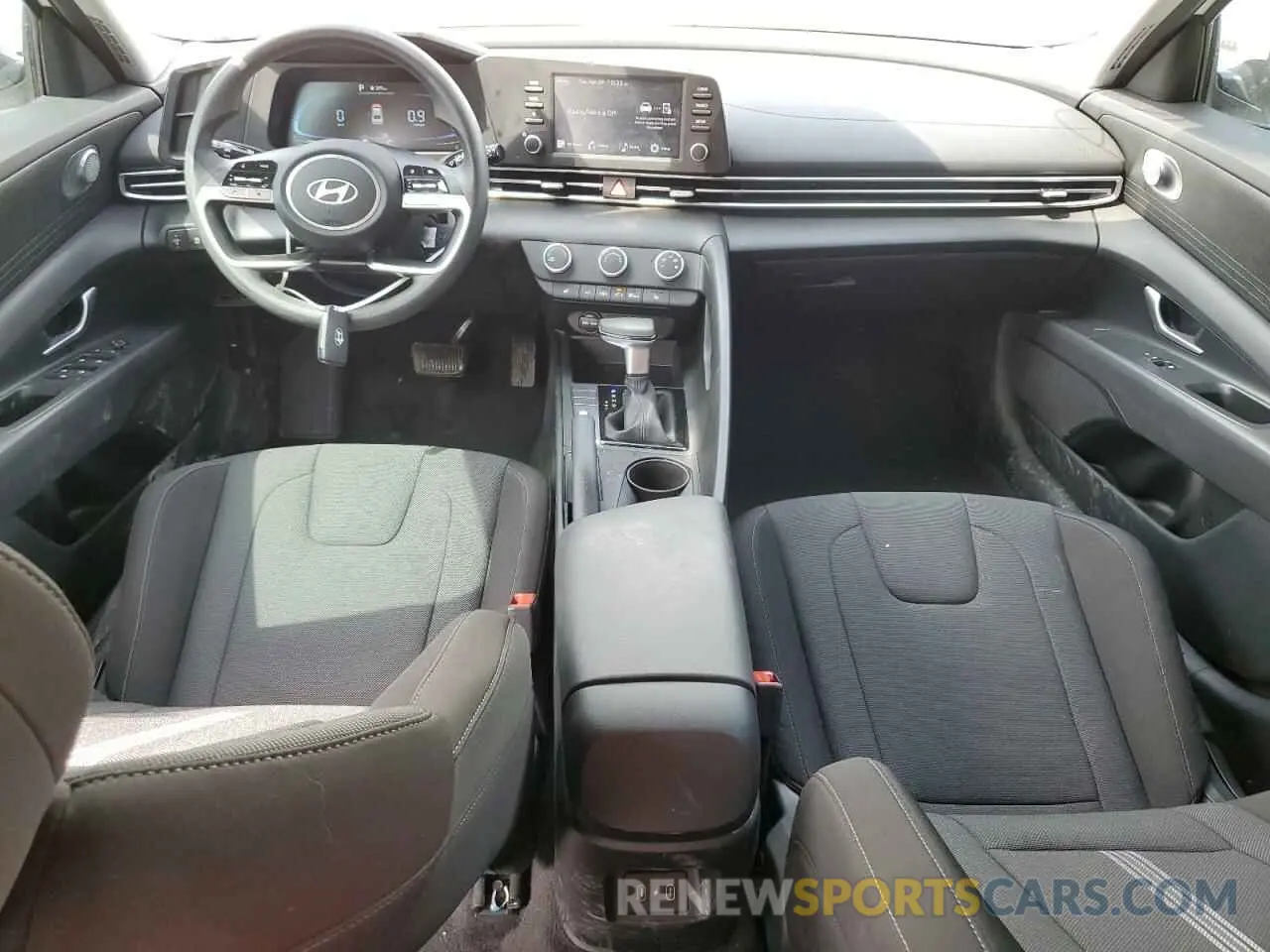 8 Photograph of a damaged car KMHLM4DG6SU861108 HYUNDAI ELANTRA 2025