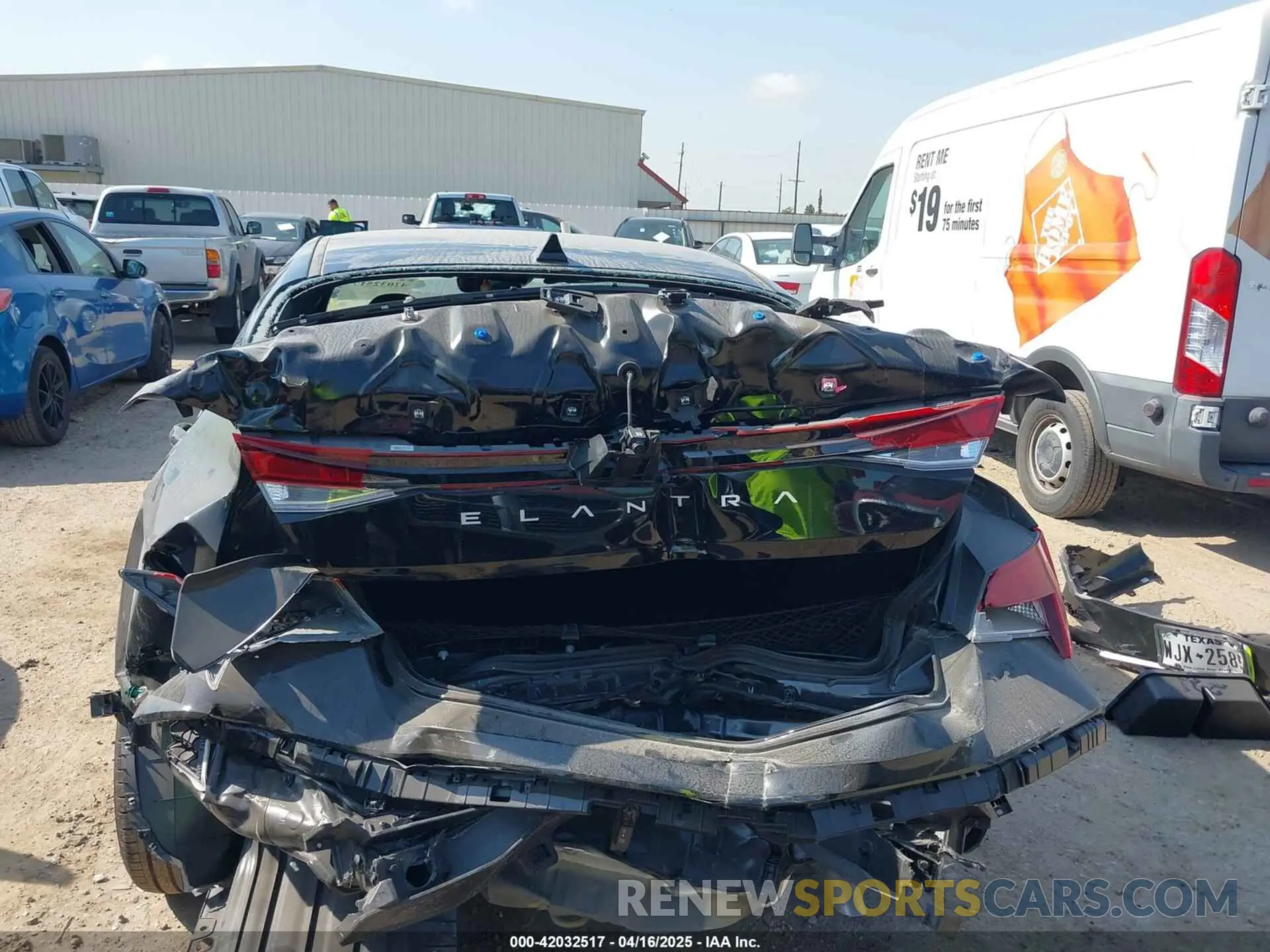 17 Photograph of a damaged car KMHLM4DG6SU917791 HYUNDAI ELANTRA 2025