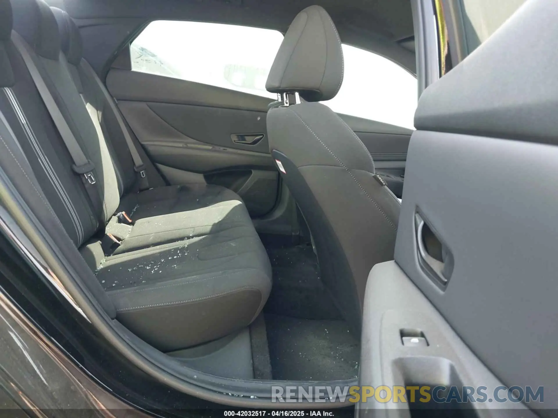 8 Photograph of a damaged car KMHLM4DG6SU917791 HYUNDAI ELANTRA 2025