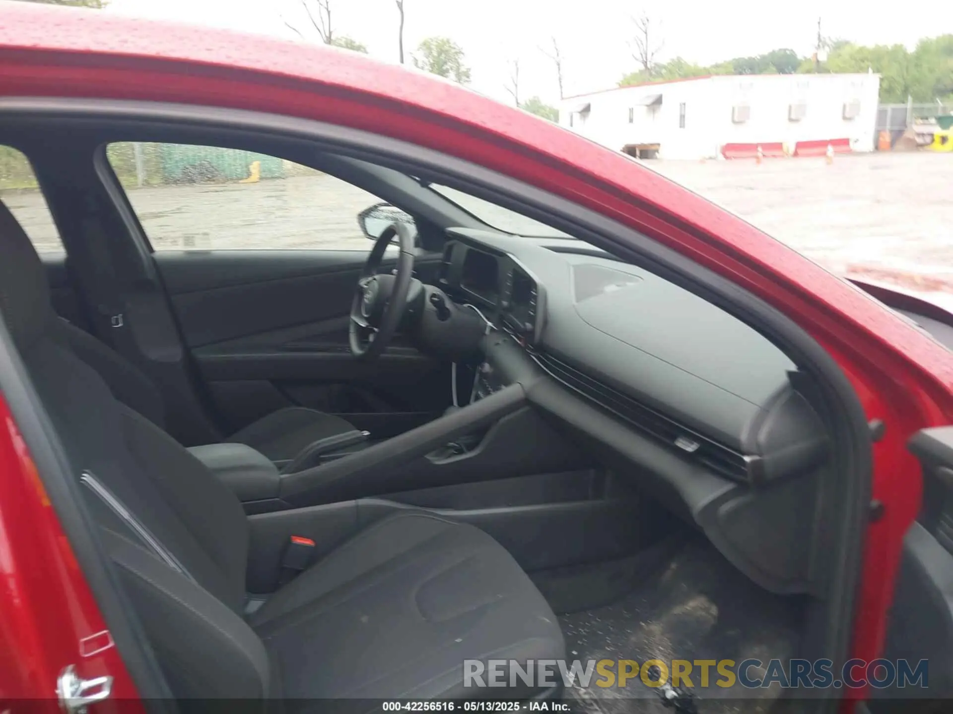 5 Photograph of a damaged car KMHLM4DG6SU934817 HYUNDAI ELANTRA 2025