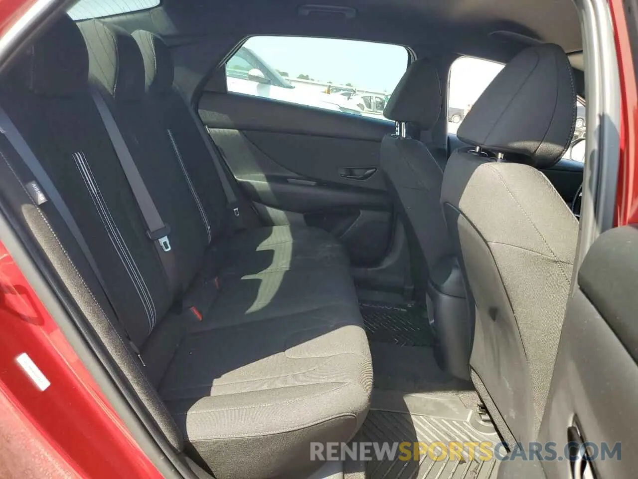 10 Photograph of a damaged car KMHLM4DG6SU935028 HYUNDAI ELANTRA 2025