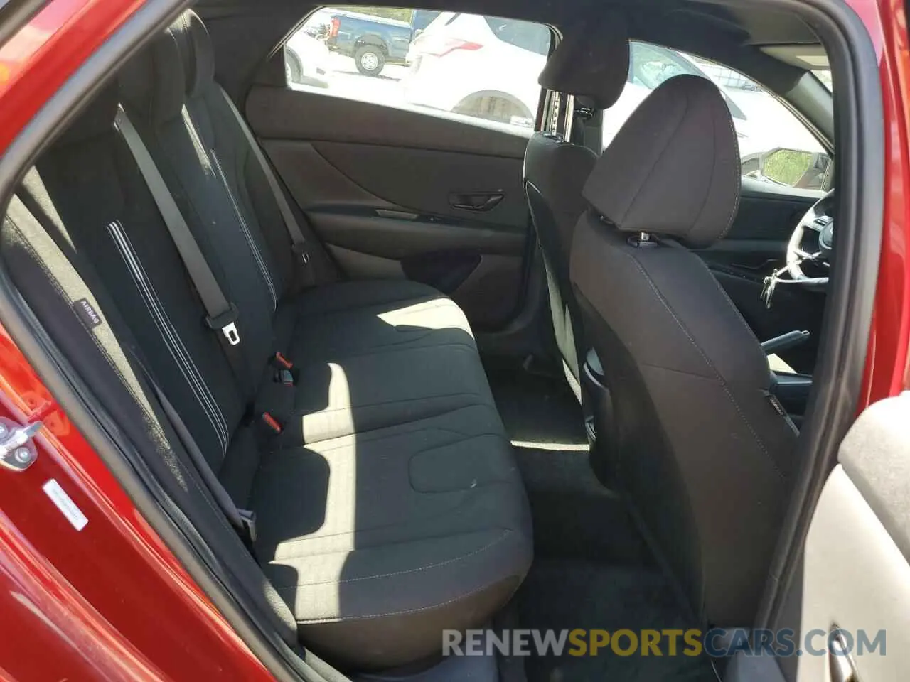 10 Photograph of a damaged car KMHLM4DG6SU936471 HYUNDAI ELANTRA 2025