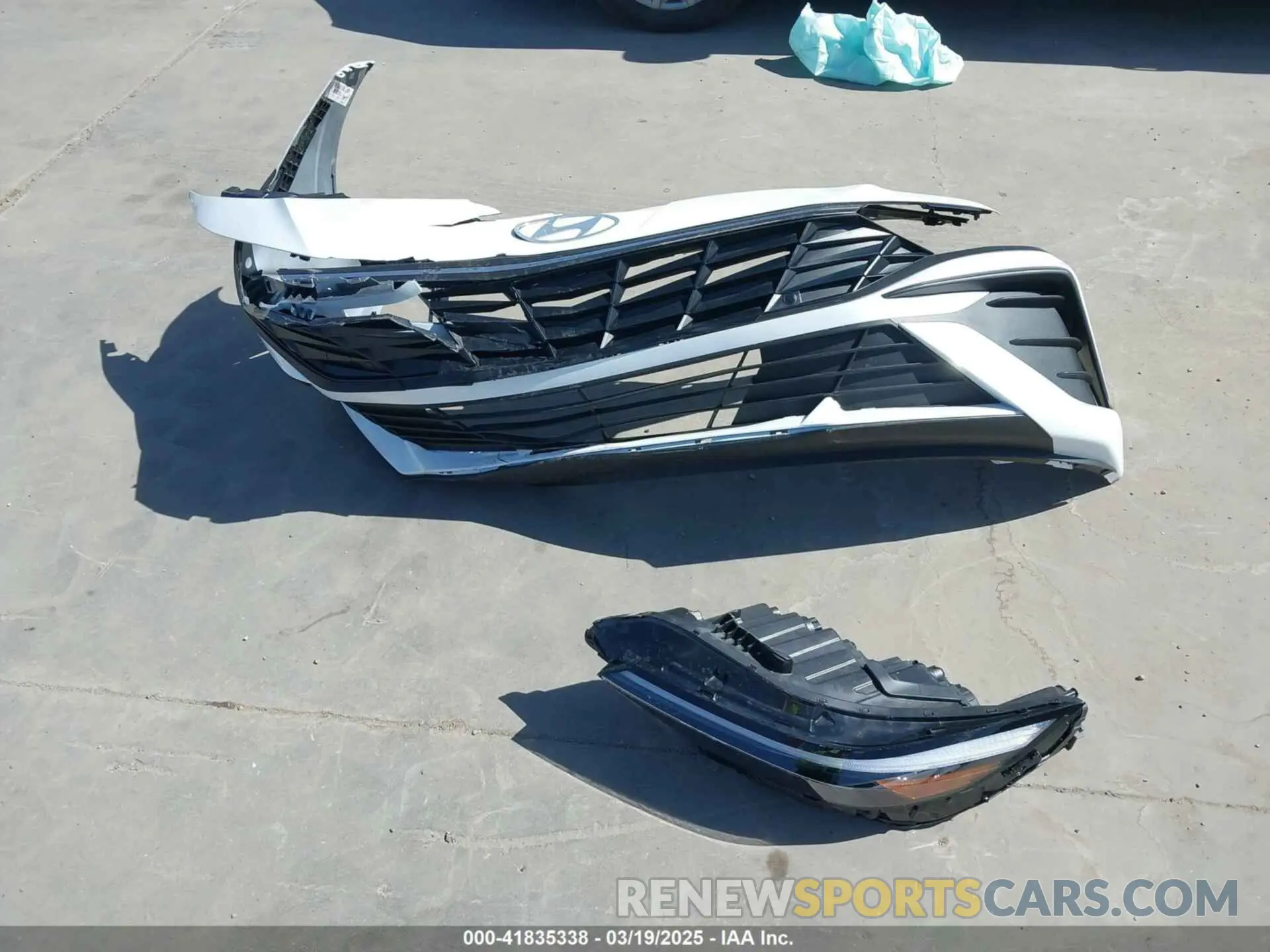 12 Photograph of a damaged car KMHLM4DG6SU939998 HYUNDAI ELANTRA 2025