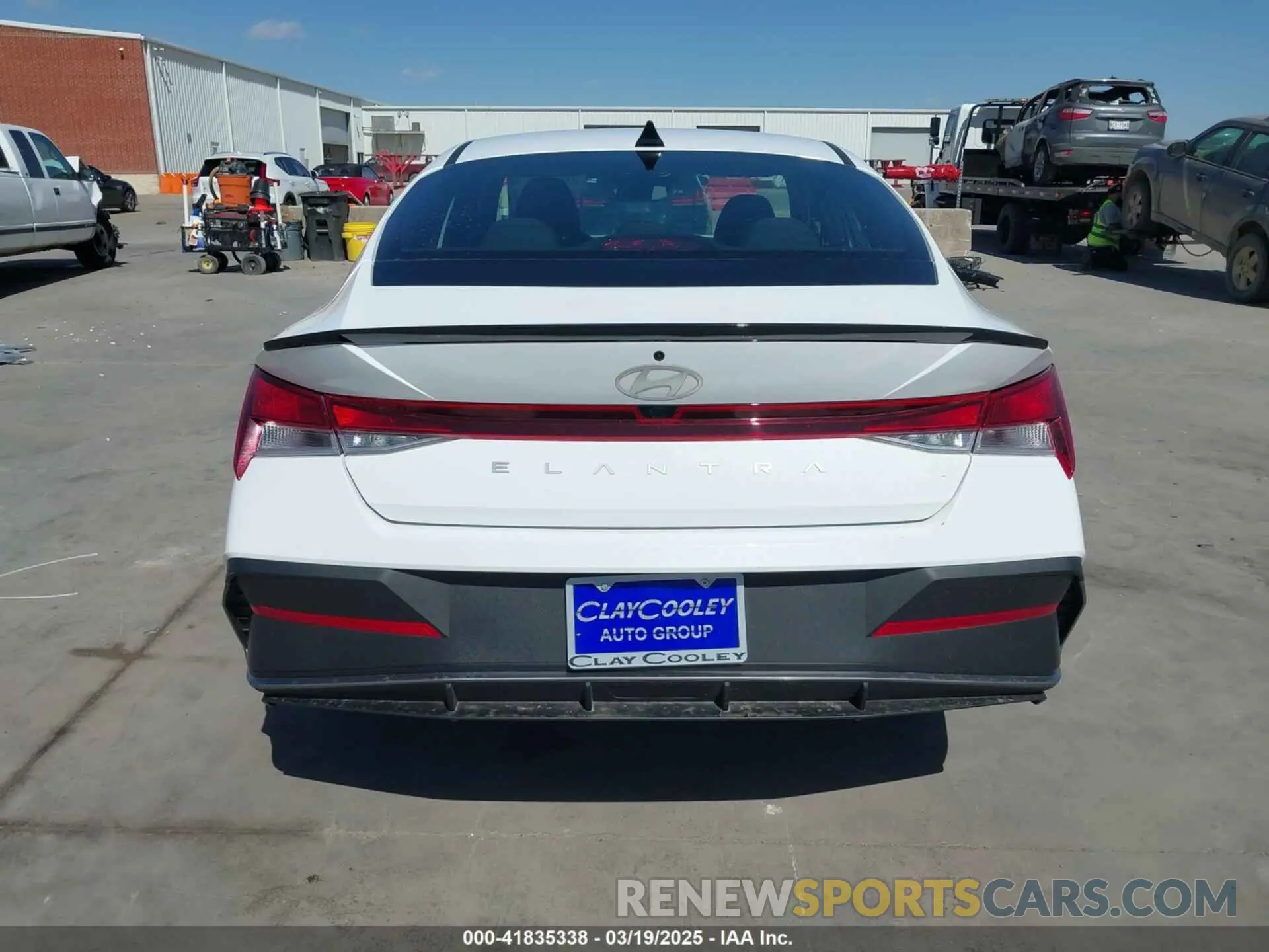 17 Photograph of a damaged car KMHLM4DG6SU939998 HYUNDAI ELANTRA 2025