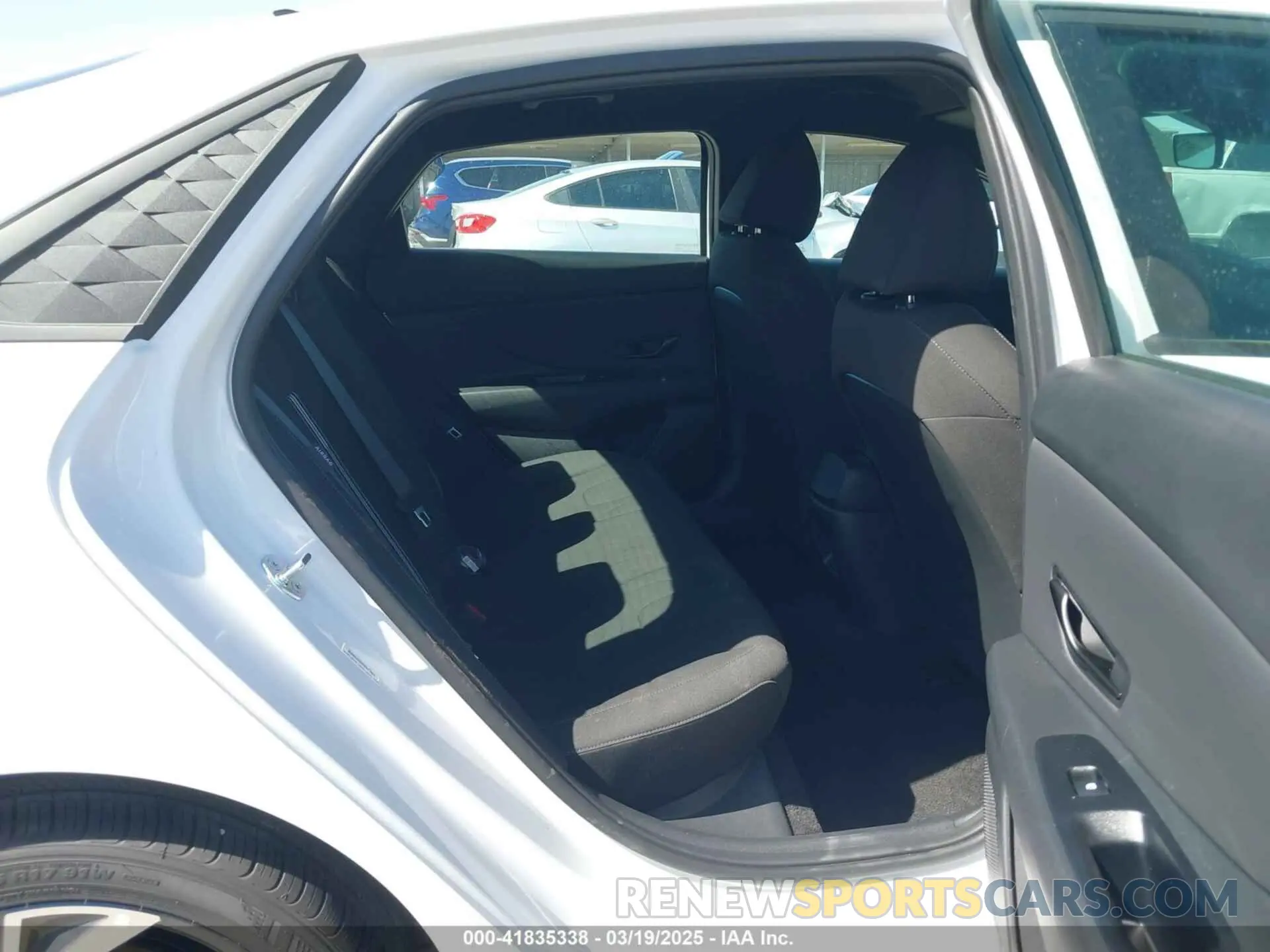 8 Photograph of a damaged car KMHLM4DG6SU939998 HYUNDAI ELANTRA 2025