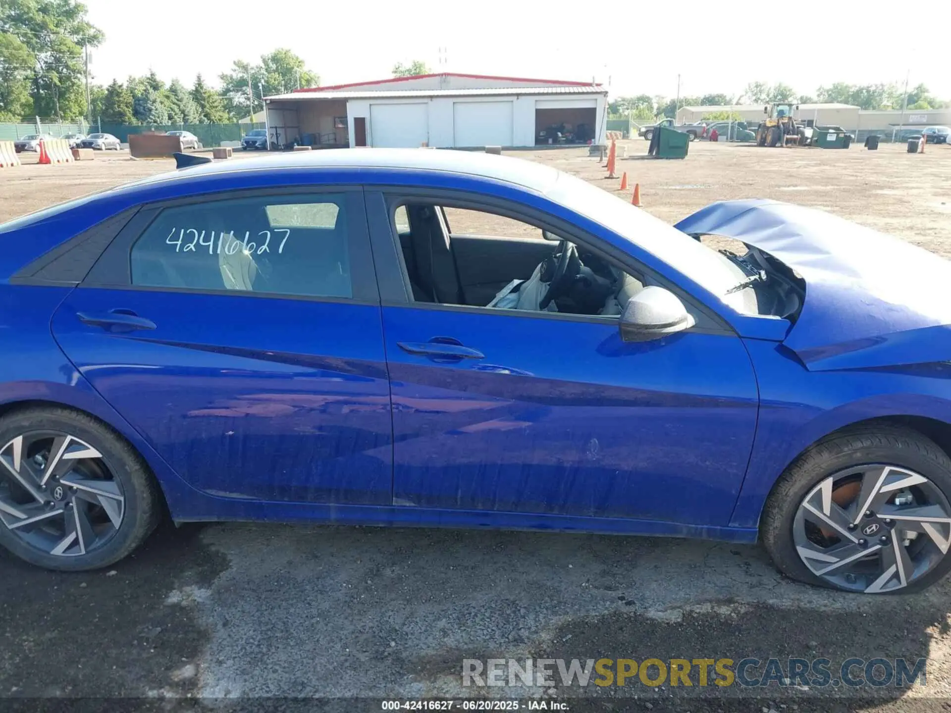 14 Photograph of a damaged car KMHLM4DG6SU995682 HYUNDAI ELANTRA 2025