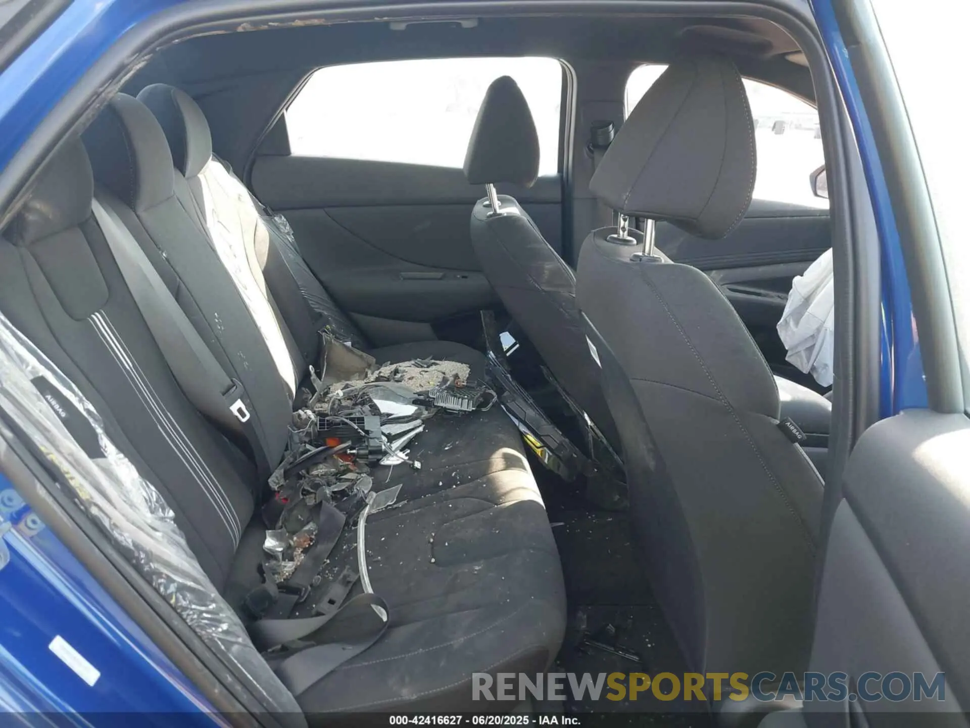 8 Photograph of a damaged car KMHLM4DG6SU995682 HYUNDAI ELANTRA 2025