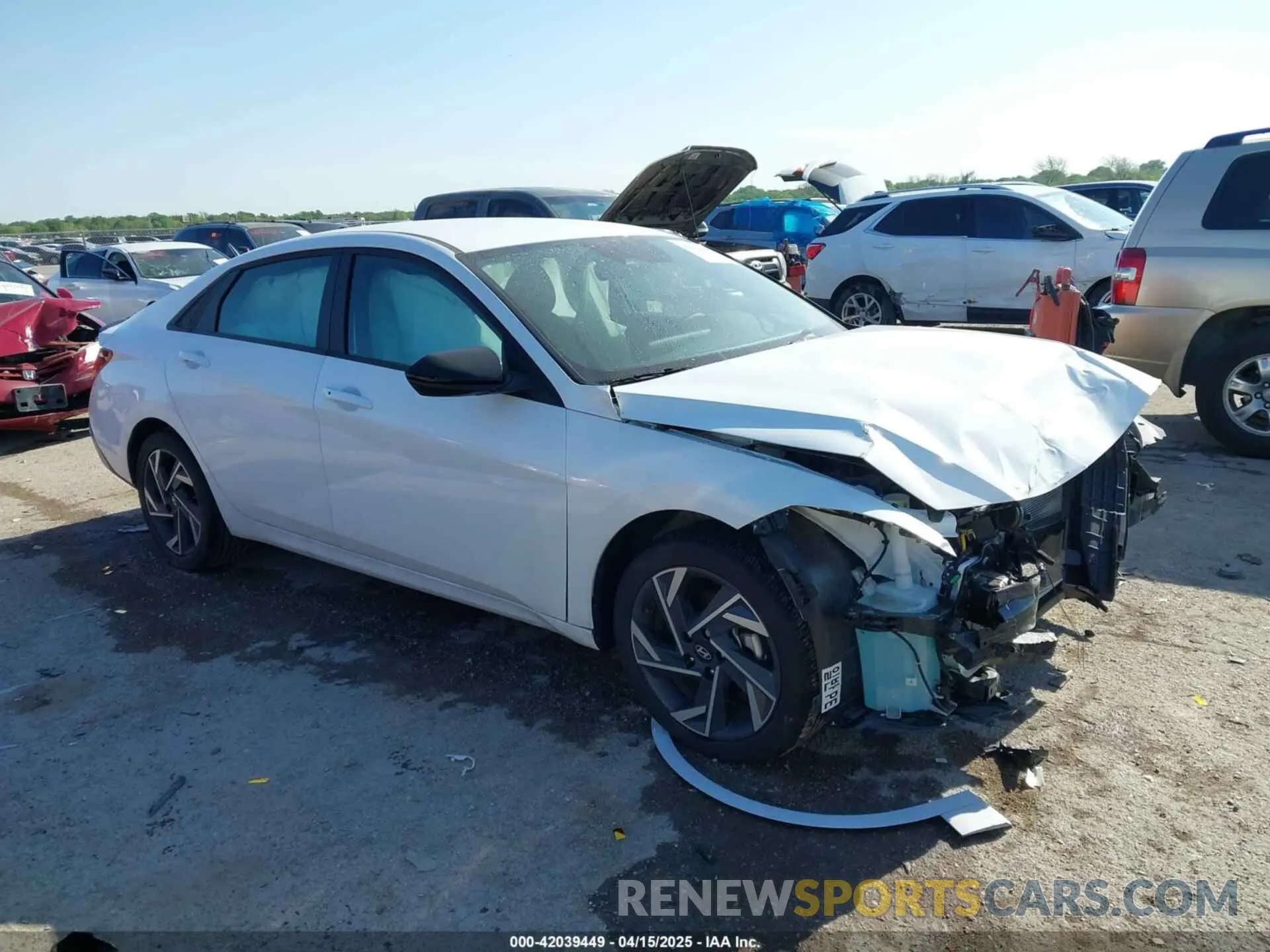 1 Photograph of a damaged car KMHLM4DG7SU917671 HYUNDAI ELANTRA 2025