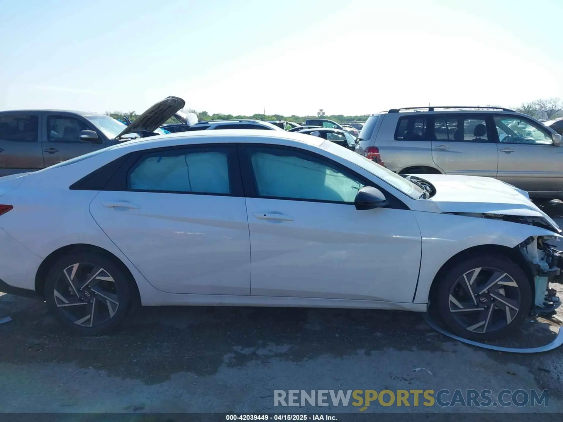 13 Photograph of a damaged car KMHLM4DG7SU917671 HYUNDAI ELANTRA 2025