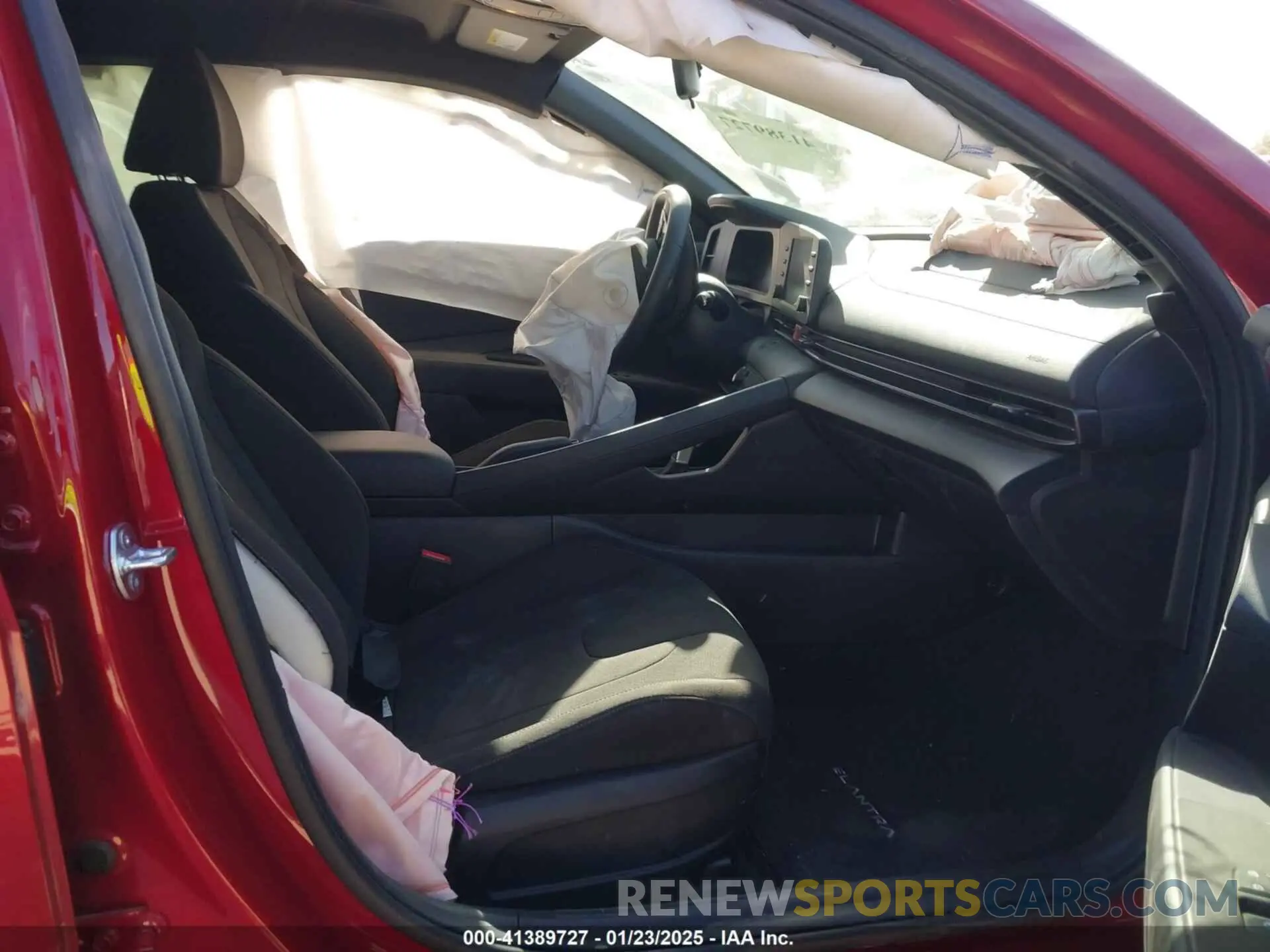 5 Photograph of a damaged car KMHLM4DG7SU924295 HYUNDAI ELANTRA 2025
