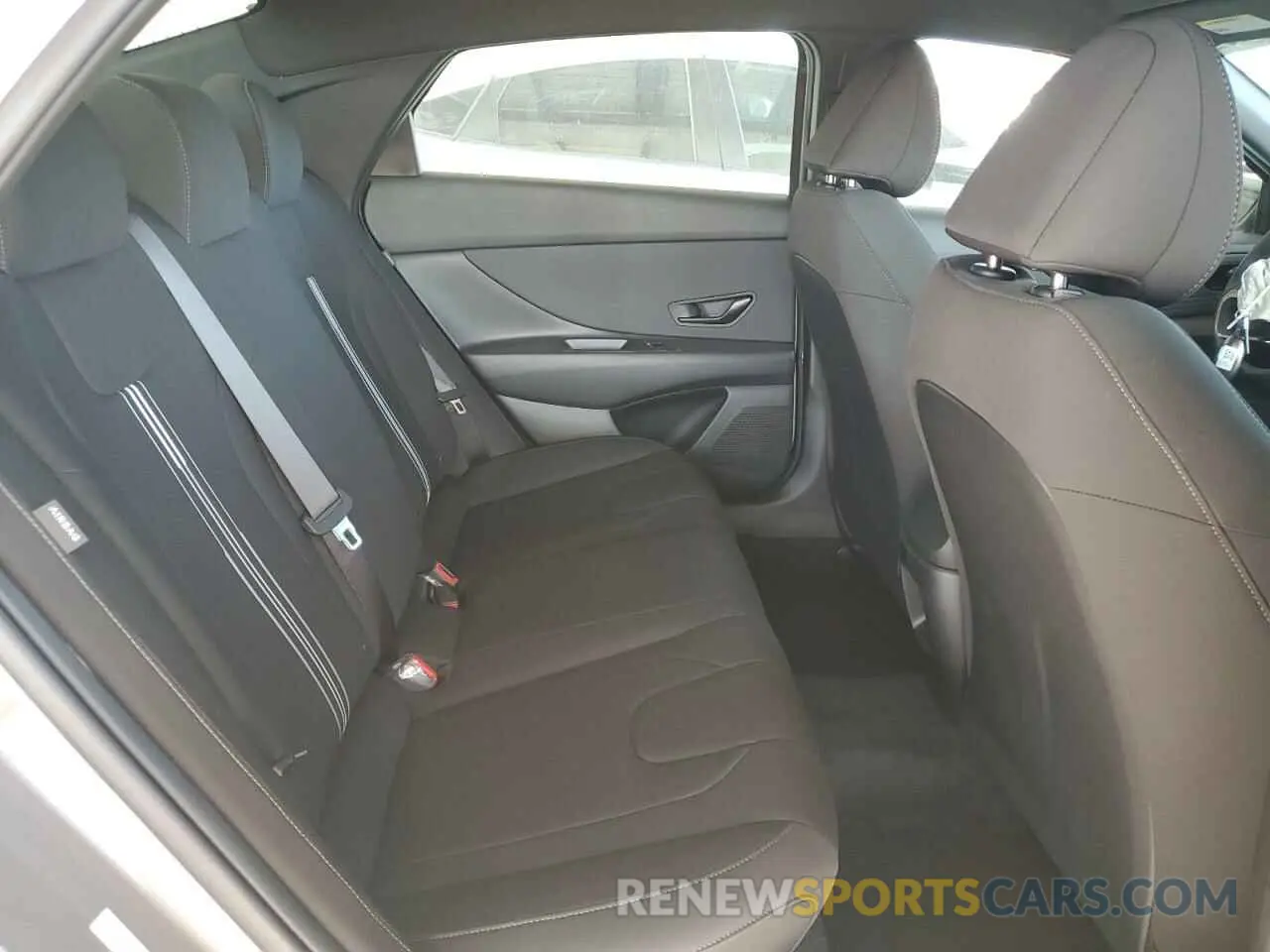 10 Photograph of a damaged car KMHLM4DG7SU929111 HYUNDAI ELANTRA 2025
