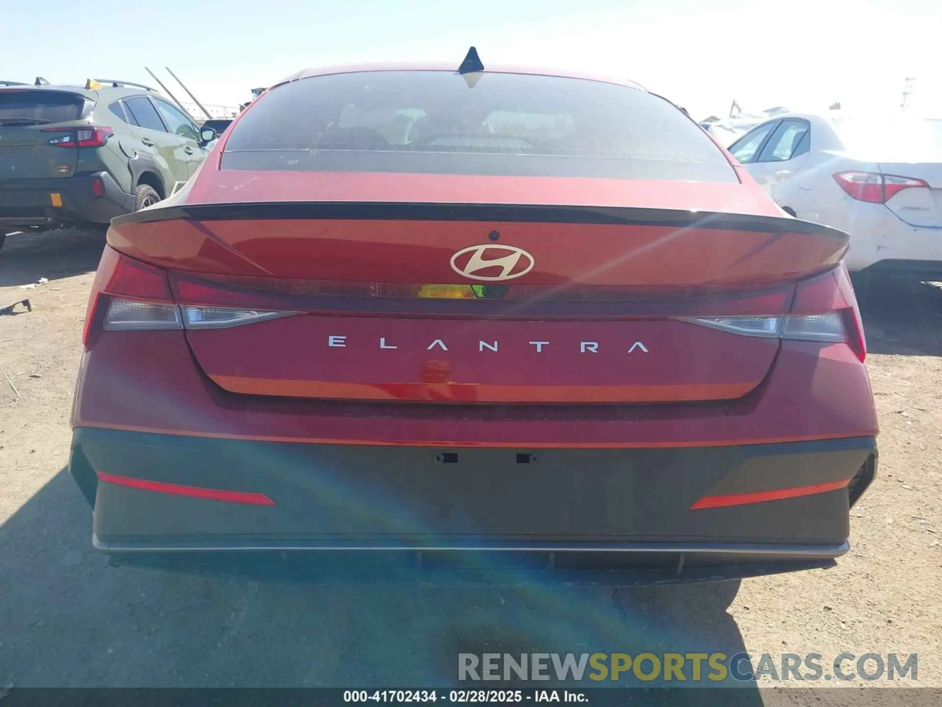 16 Photograph of a damaged car KMHLM4DG8SU877861 HYUNDAI ELANTRA 2025