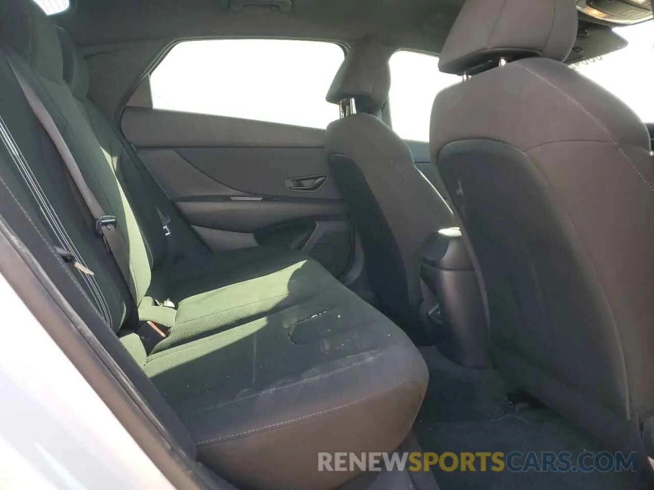 10 Photograph of a damaged car KMHLM4DG8SU917579 HYUNDAI ELANTRA 2025
